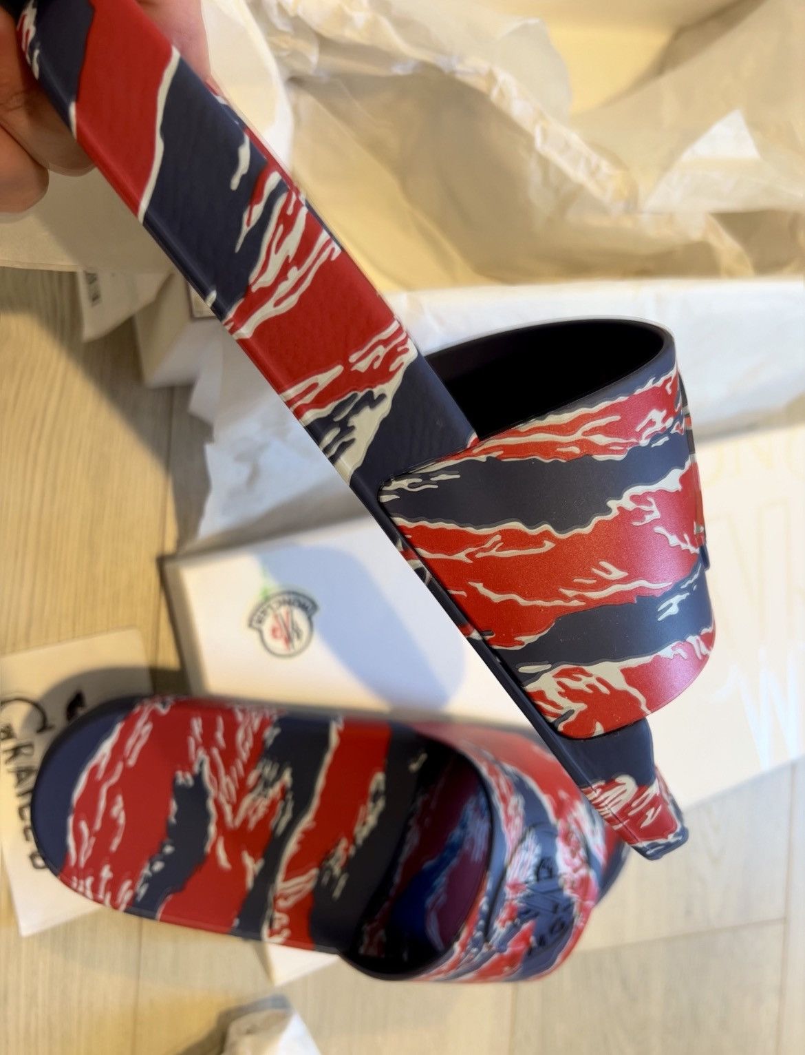 Moncler Moncler Blue Red Basile Embossed Logo Rubber Pool Slides 41 Size US 8 / EU 41 - 7 Thumbnail