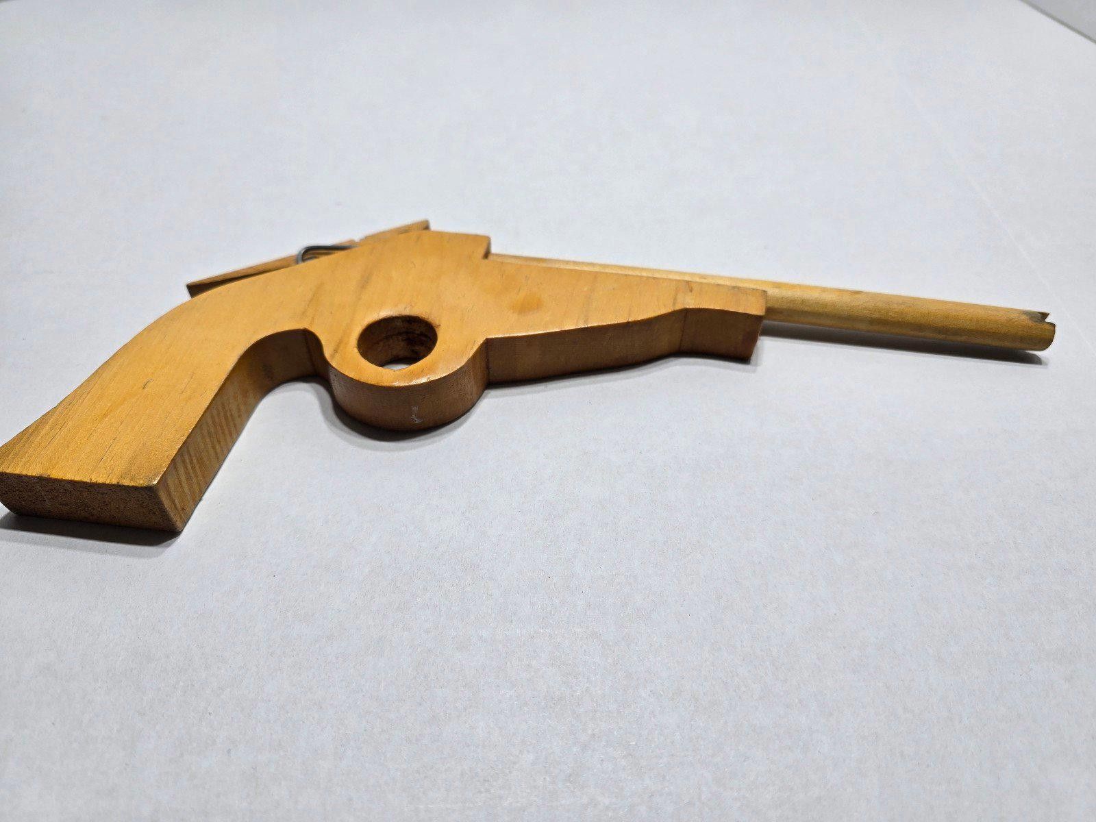 Handmade Vintage 1950s: Handmade Wooden: Clothes Pin Rubber Band Gun Size ONE SIZE - 3 Thumbnail