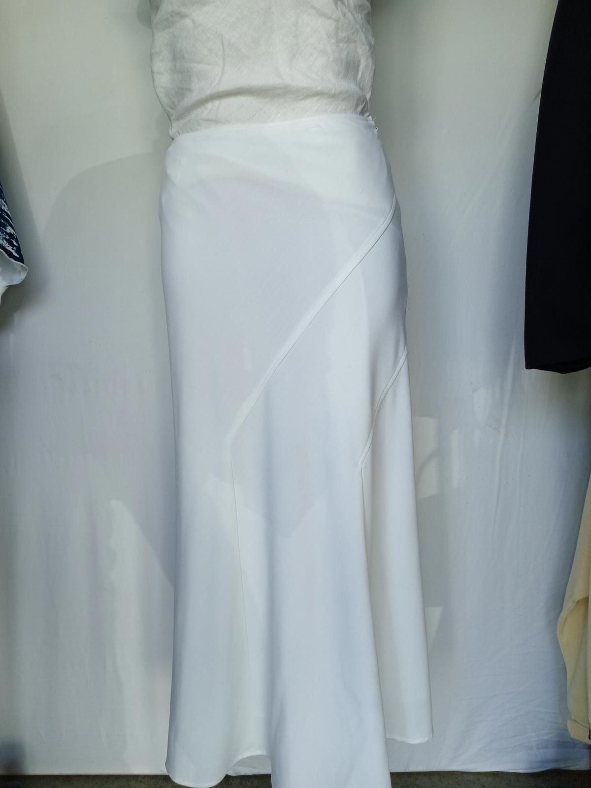 Designer Elegant White Maxi Skirt Size 28" / US 6 / IT 42 - 2 Thumbnail