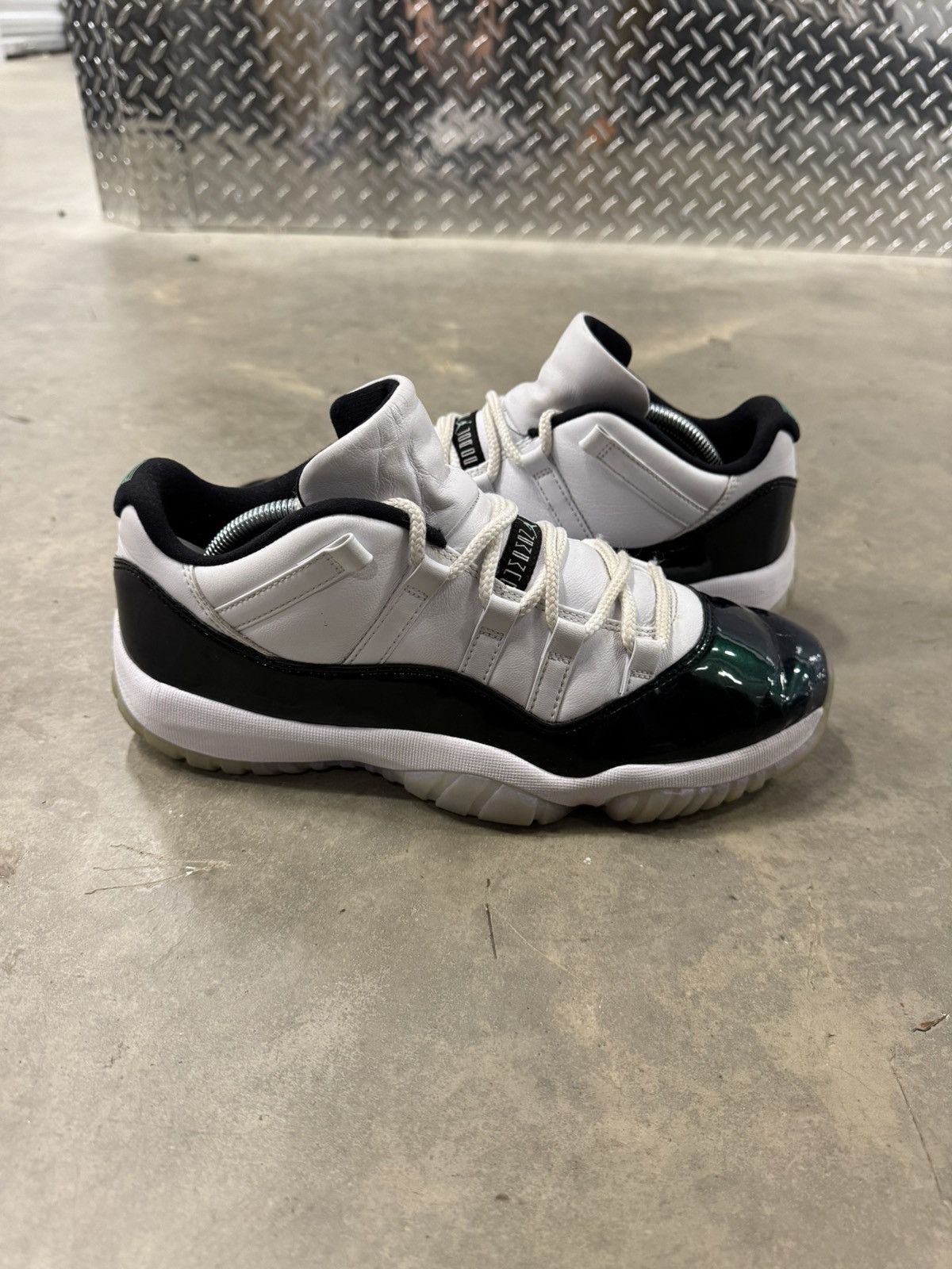 Jordan 11 Retro Low Emerald Size 10