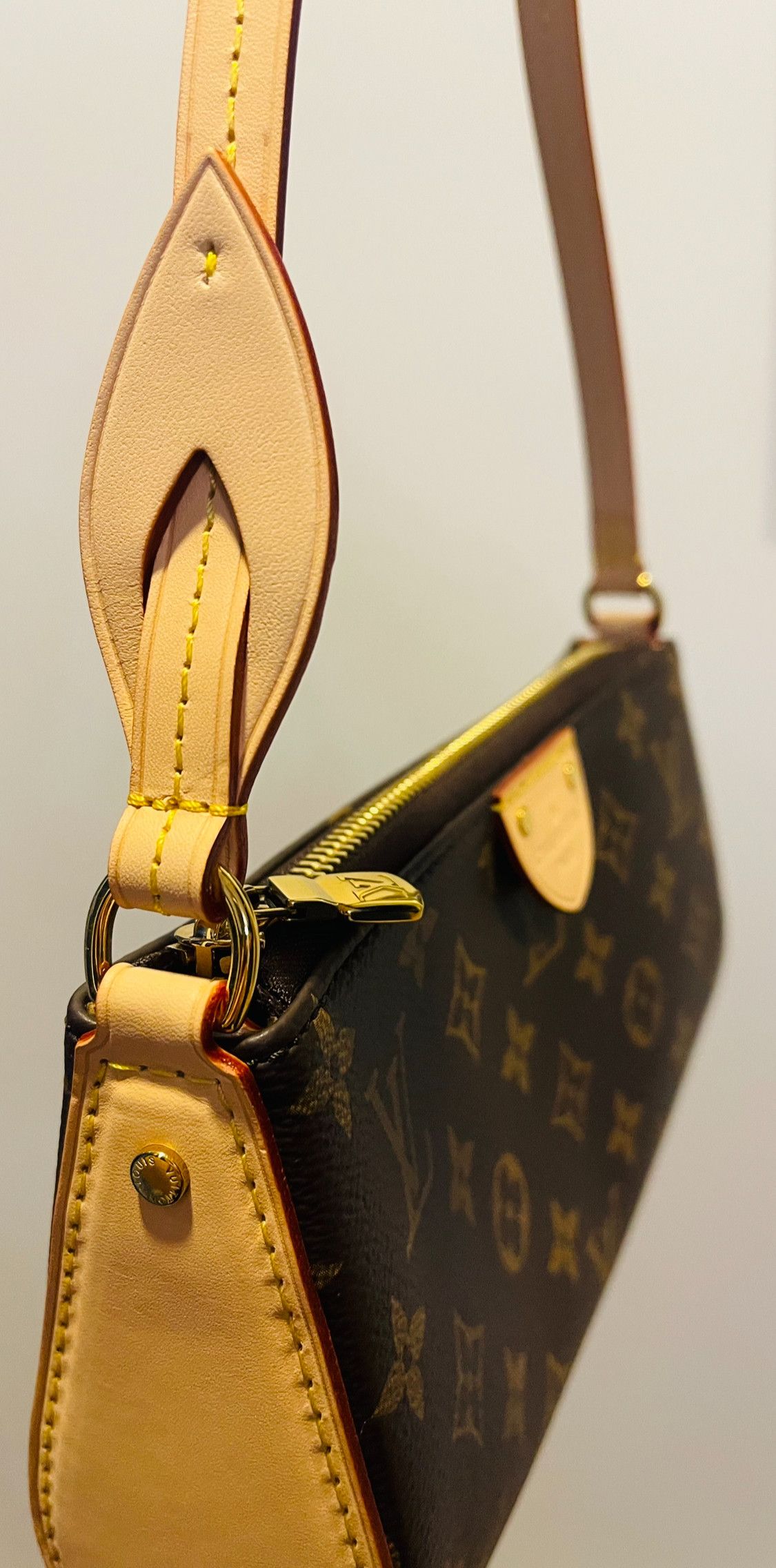 Louis Vuitton Authentic Louis Vuitton Pochette Tirette M12859 | Pre-Owned Size ONE SIZE - 2 Thumbnail