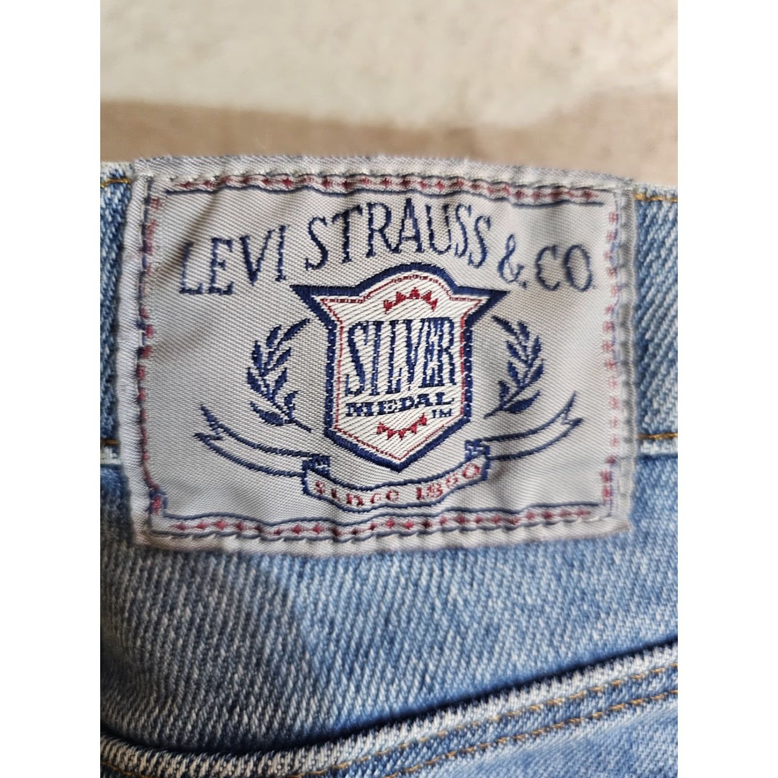 Levi's VINTAGE Levi's Silver Medal Jeans Light Wash Distressed Mens Sz 36x30 Denim Straight 90s Jeans Men Size US 36 / EU 52 - 3 Thumbnail