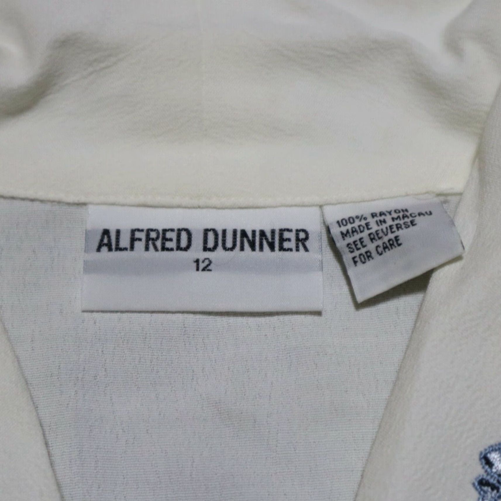 Vintage Alfred Dunner Shirt Womens Adult Size 12 White Embroidered Padded Short Sleeve Button Down Casual Size XL / US 12-14 / IT 48-50 - 3 Thumbnail