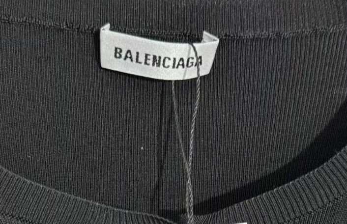 Balenciaga Balenciaga back lock logo cardigan shirt2412-Nextarrow Size US XS / EU 42 / 0 - 3 Thumbnail