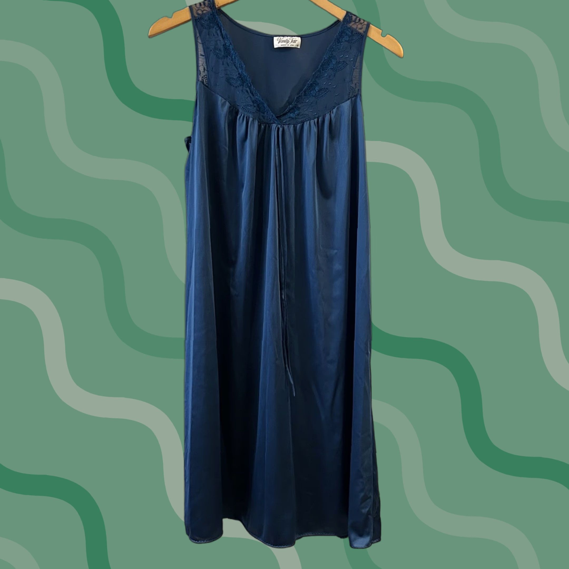Vintage VINTAGE Vanity Fair Slip Nightgown Chemise Blue Satin V-neck Embroidered Flowers S Small Womens Size ONE SIZE - 1 Thumbnail