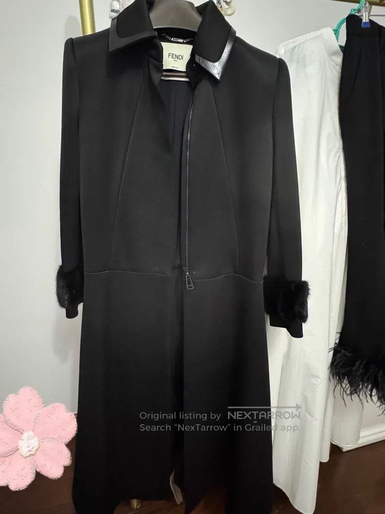 Fendi Fendi Black Fur Collar Overcoat Size XS / US 0-2 / IT 36-38 - 2 Thumbnail