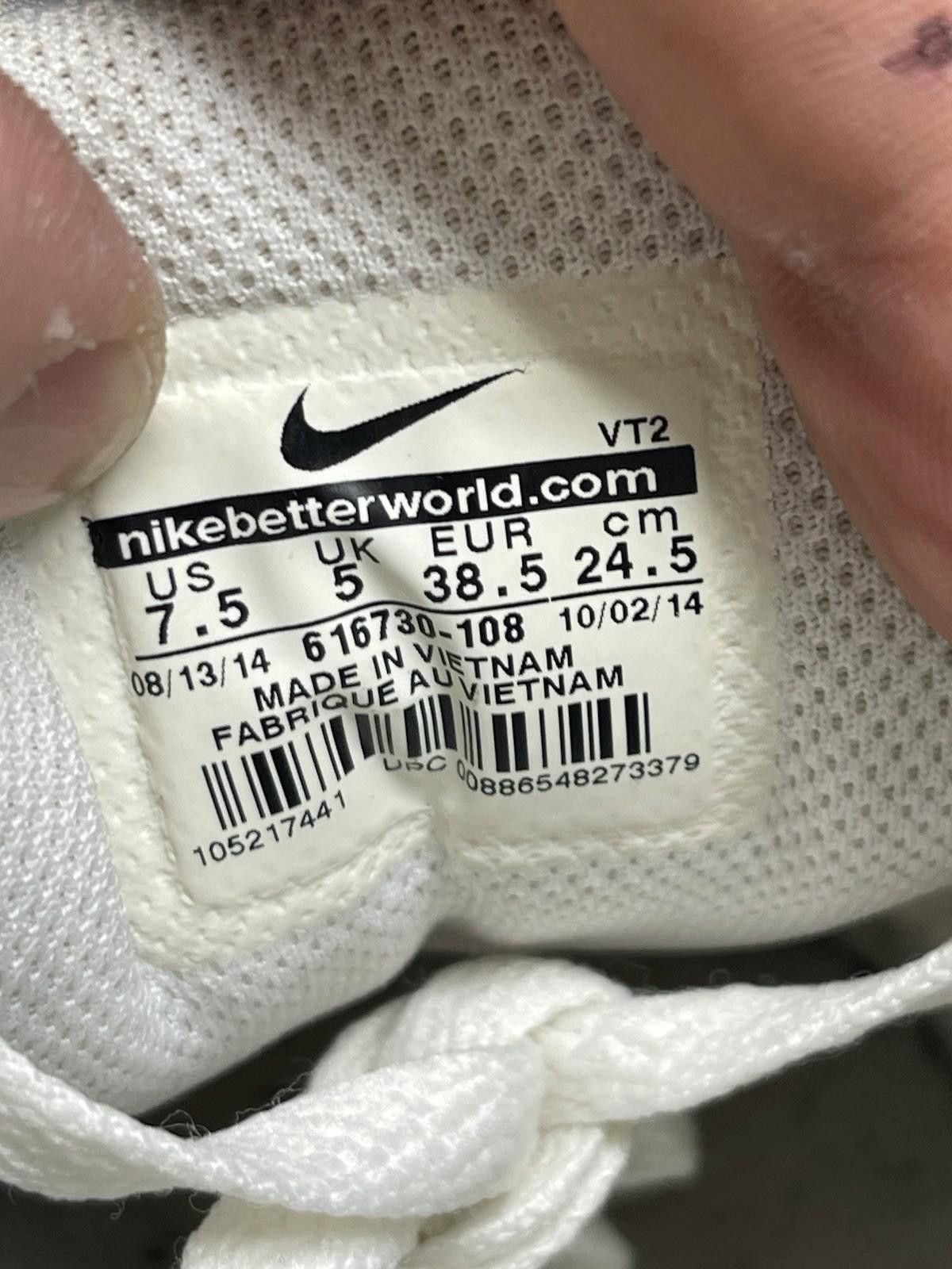 Nike Nike Air Max 90 Sneakers Womens Size 7.5 White Grey Size US 7.5 / IT 37.5 - 10 Thumbnail