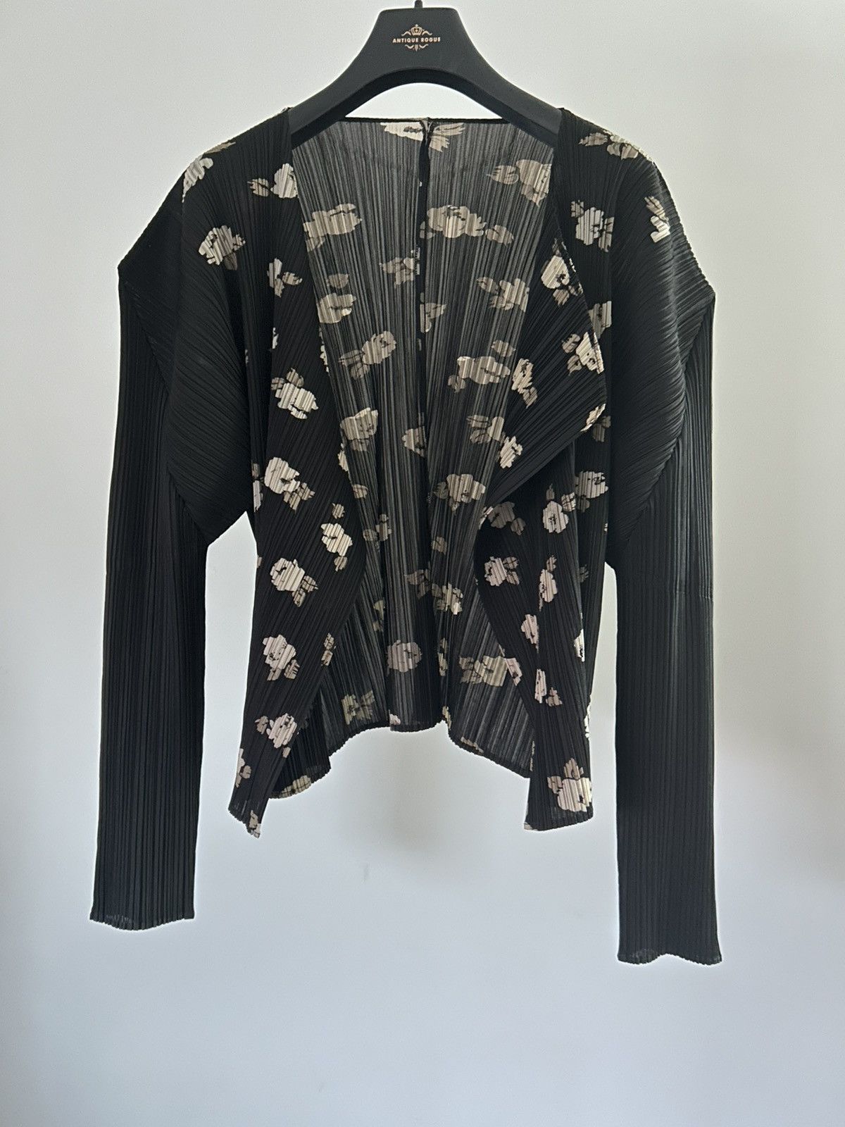 Pleats Please Issey Miyake Pleats Please flower print vest Size M / US 6-8 / IT 42-44 - 1 Thumbnail