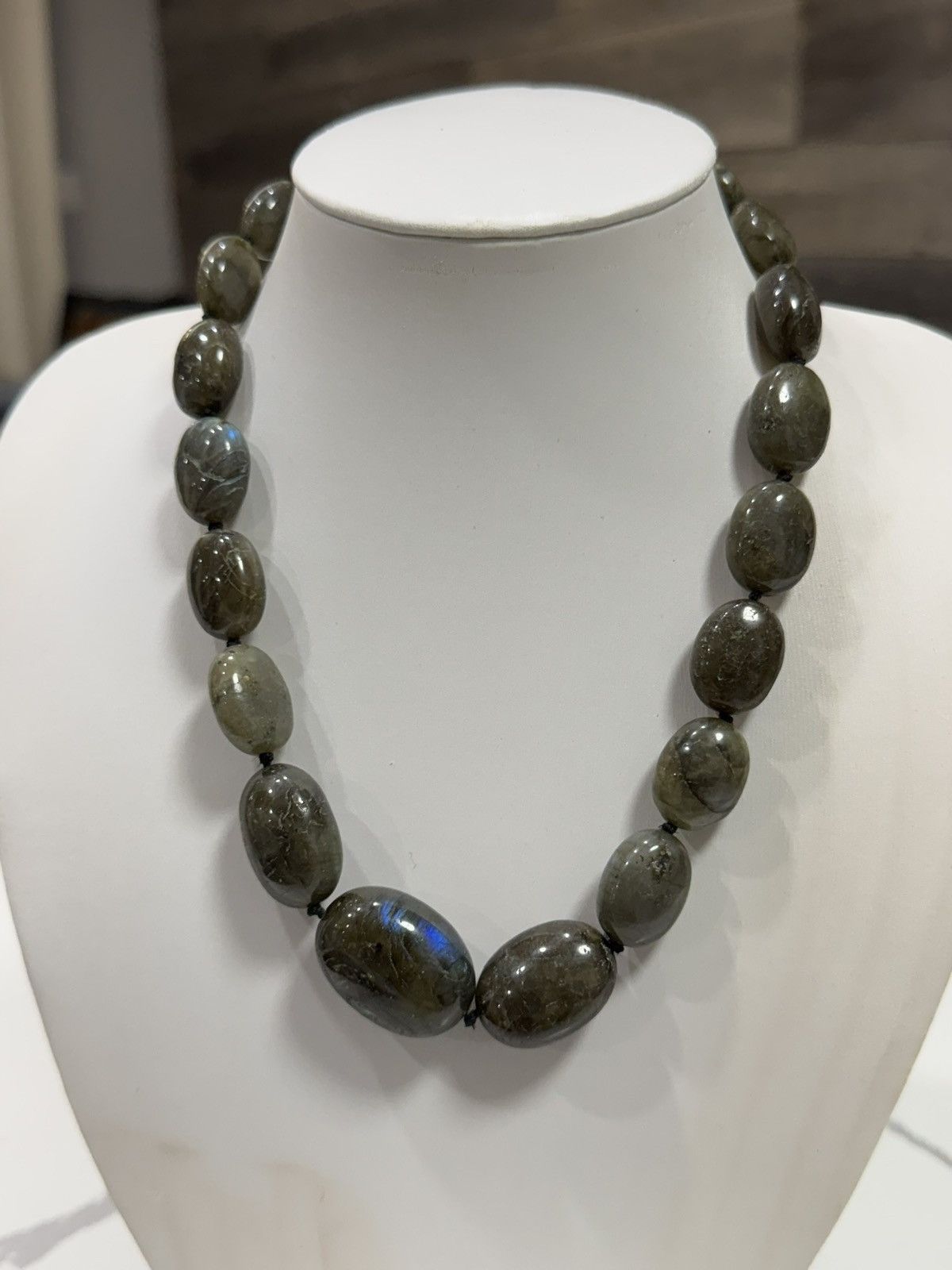 Jewelry Natural Labradorite Oval Graduated Iridescent Bead Strand Size ONE SIZE - 1 Thumbnail