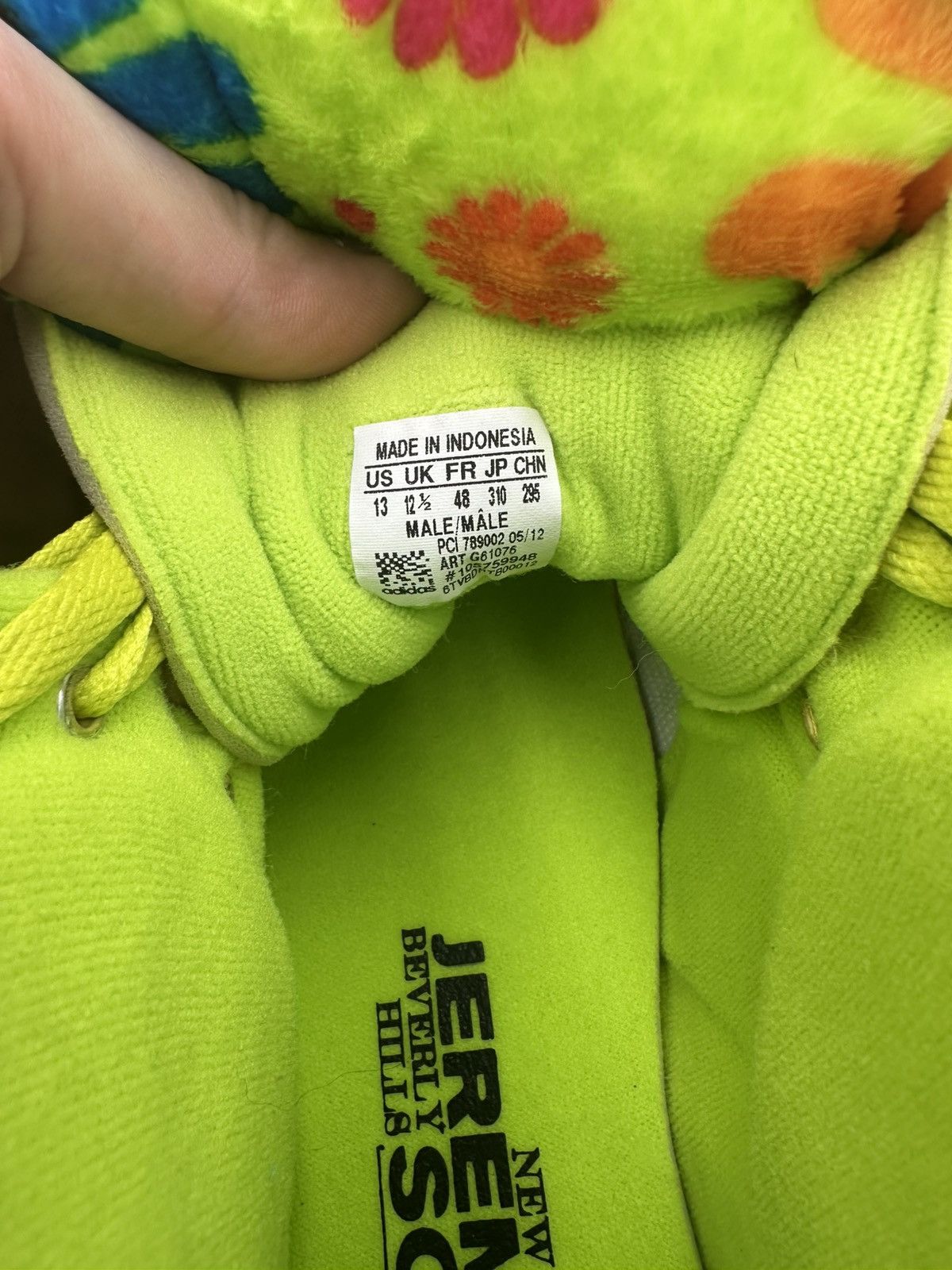 Adidas × Jeremy Scott Adidas x Jeremy Scott Flower Bears Size US 13 / EU 46 - 12 Thumbnail