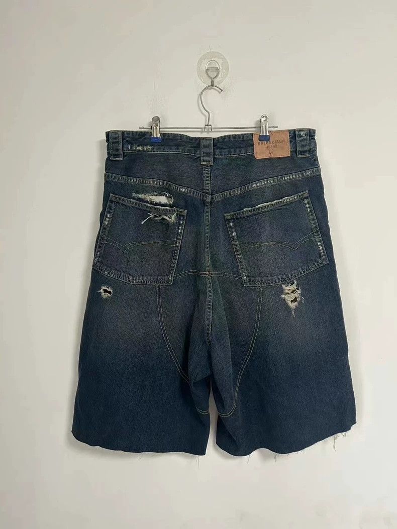 Balenciaga Balenciaga size M New hole denim shorts Size US 26 / EU 42 - 2 Thumbnail