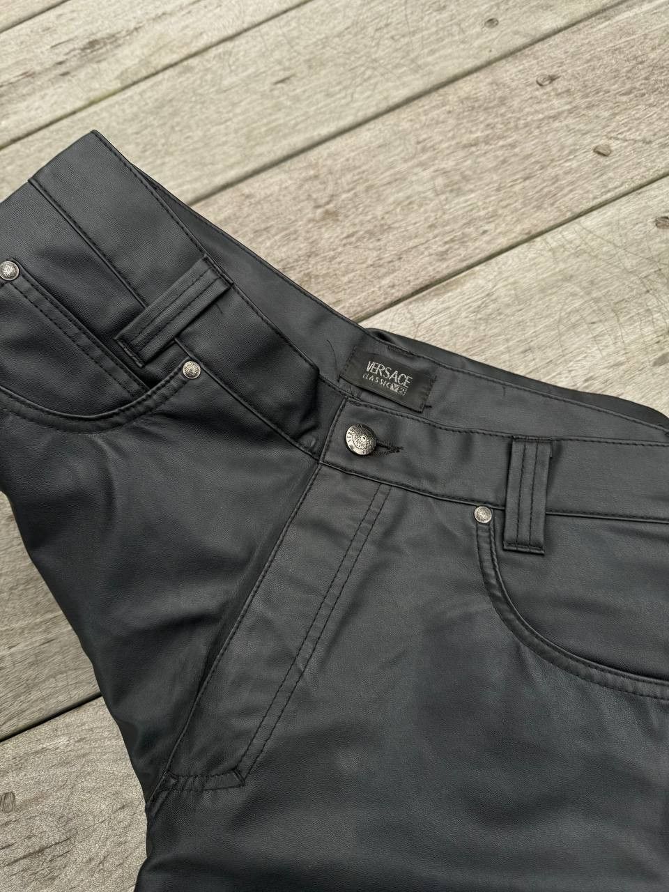Versace Versace V2 Classic Leather Rare Wide leg Trousers Vintage Size US 32 / EU 48 - 5 Thumbnail