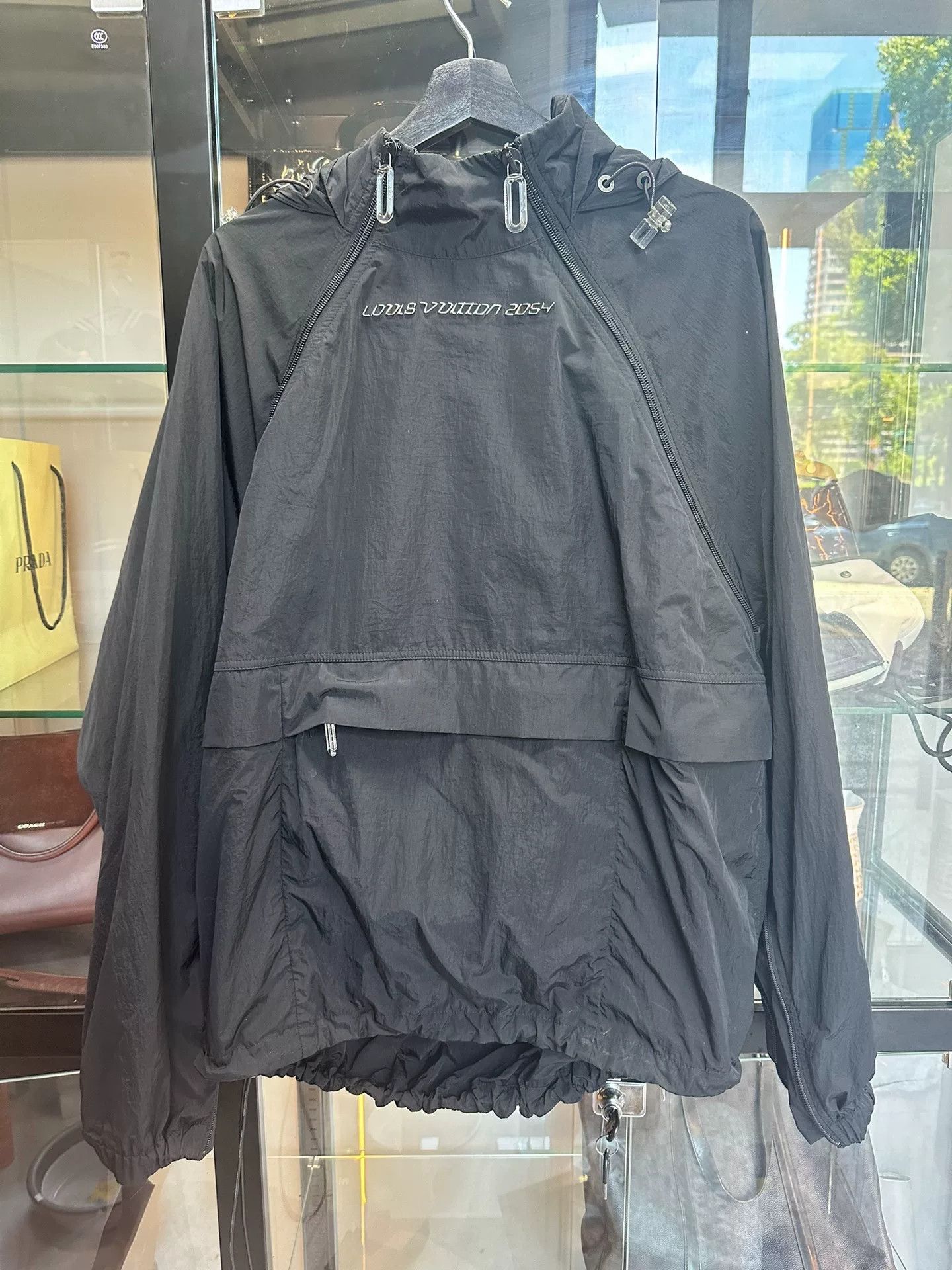 Louis Vuitton louis vuitton rainbow functional windbreaker Size US L / EU 52-54 / 3 - 1 Thumbnail