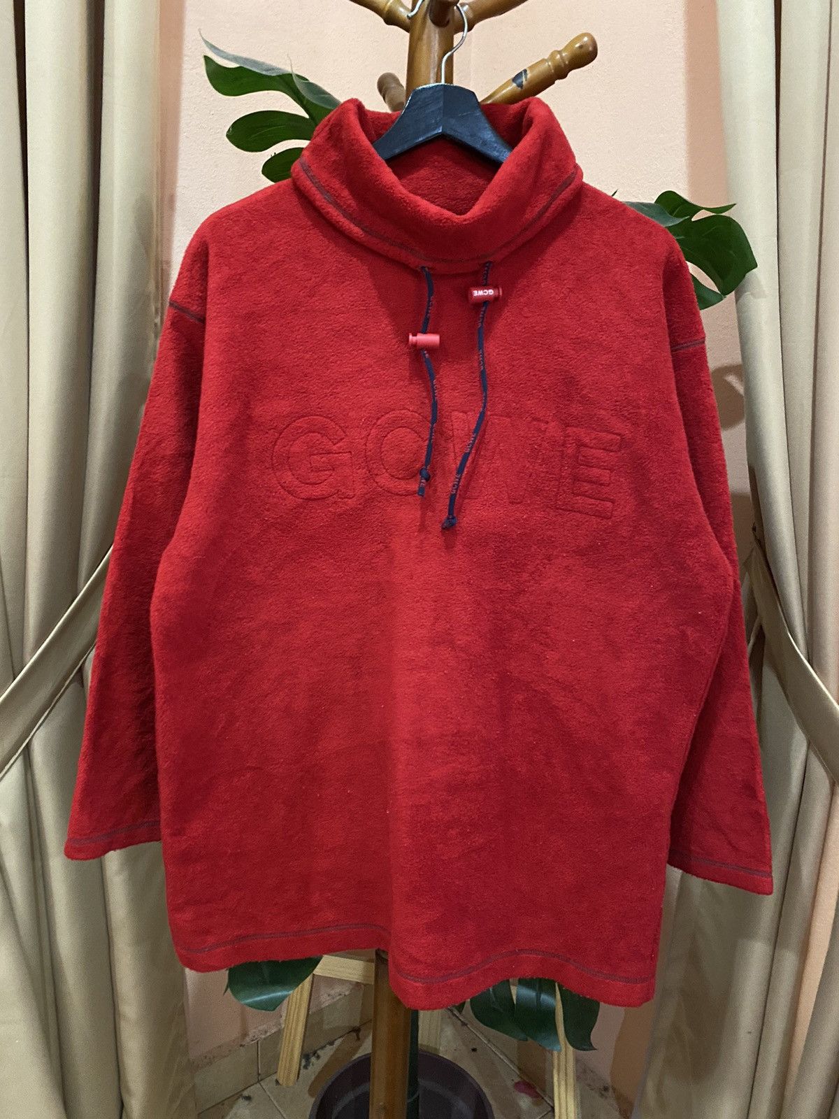 Garde Corps Weekend Red Fleece Pullover - Casual Unisex