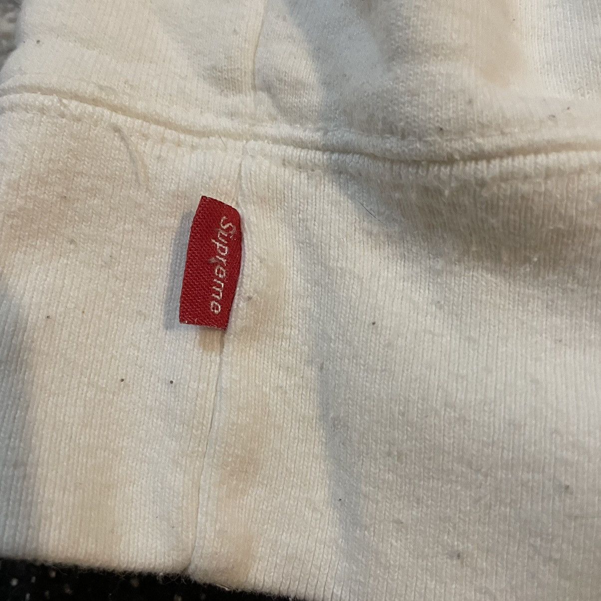 Supreme Supreme 2019 Embroidered Logo Hooded Sweatshirt Size L White Size US L / EU 52-54 / 3 - 15 Thumbnail