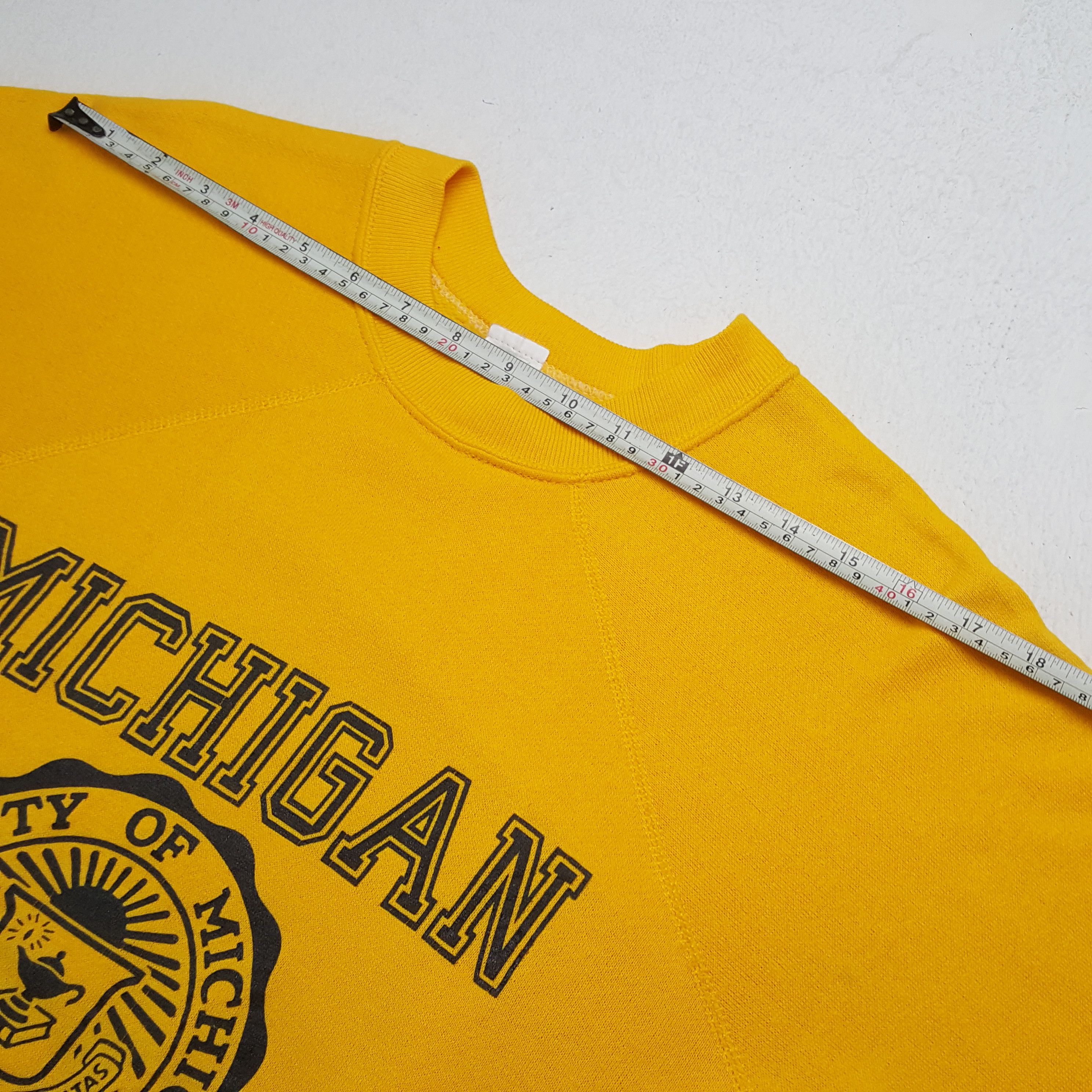 Vintage University Of MICHIGAN Vintage Sweatshirt C292N27 Size US S / EU 44-46 / 1 - 5 Thumbnail
