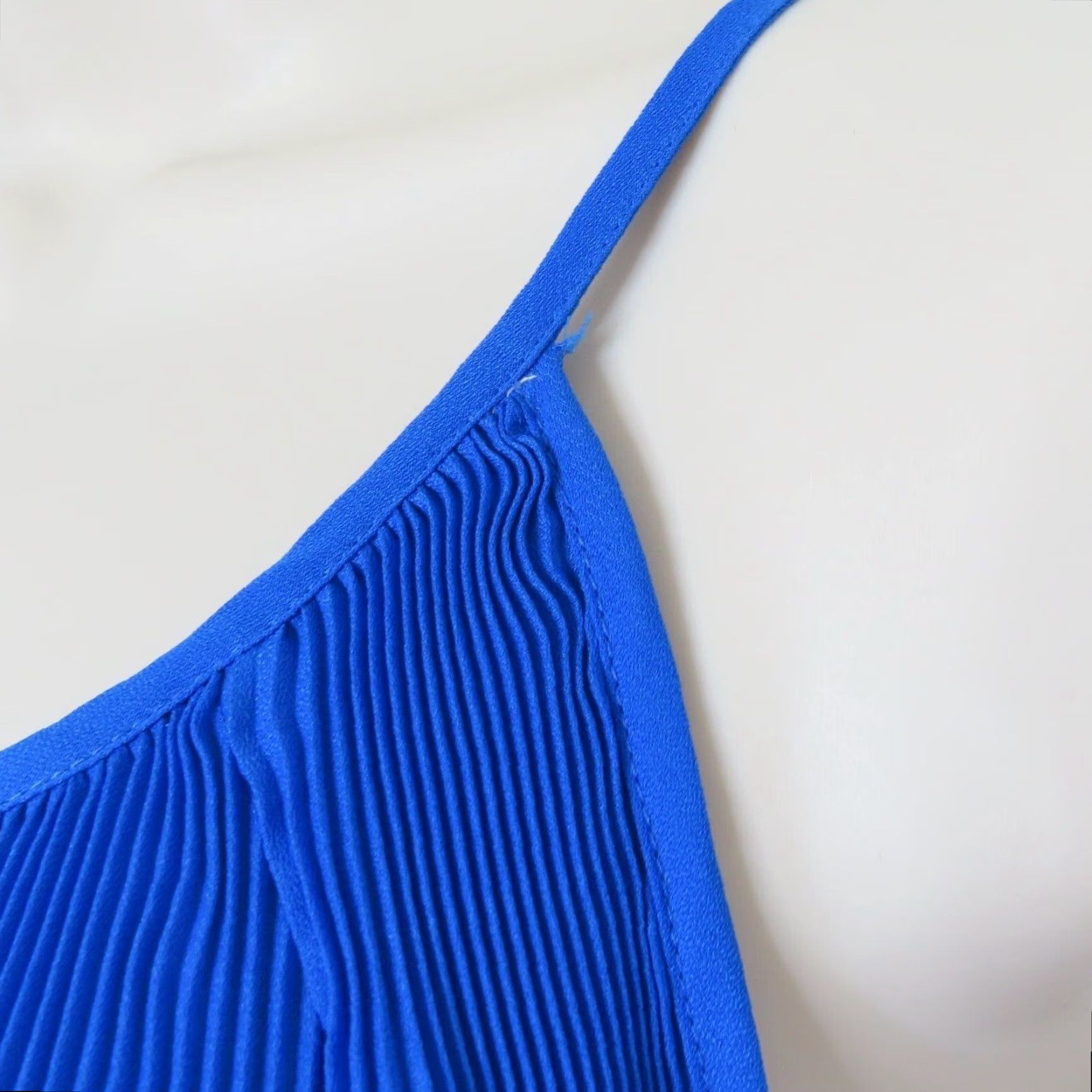 Vintage Spense Womens Medium Solid Blue Pleated Cold Shoulder Hi Low Blouse Shirt Work Size M / US 6-8 / IT 42-44 - 4 Thumbnail
