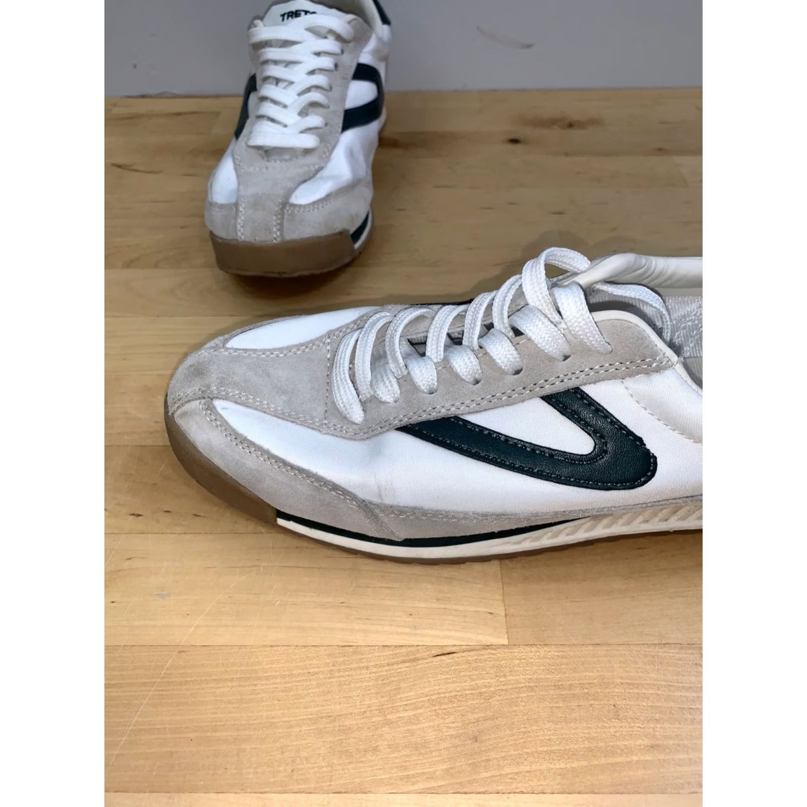 Tretorn Tretorn Rawlings Sneakers Size 8.5 M White Women Sneaker Casual Walking Leather Rubber Outdoor Shoes Size US 9 / IT 39 - 7 Thumbnail