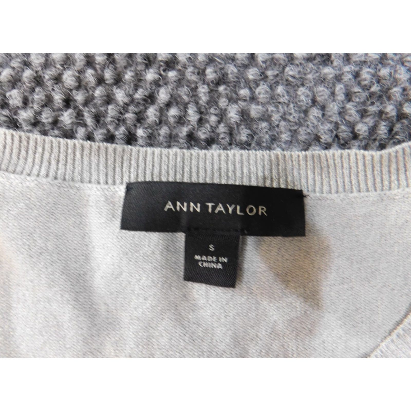 Ann Taylor Ann Taylor Sweater Pullover Womens Small Gray Knit Viscose Stretch Casual Size S / US 4 / IT 40 - 4 Thumbnail