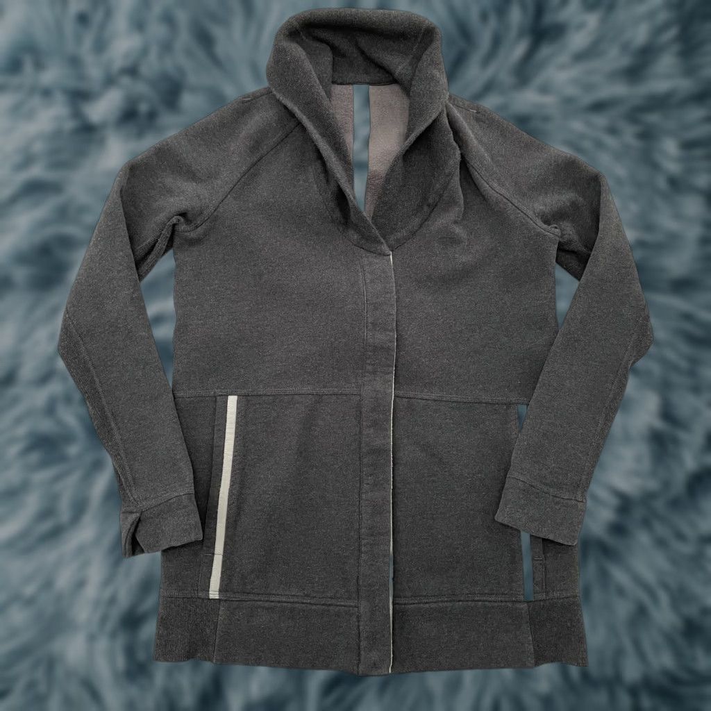 Lululemon Lululemon Jacket Womens 6 Gray Yin To My Yang Cardigan Fleece Snap Pocket Ladies Size M / US 6-8 / IT 42-44 - 1 Thumbnail