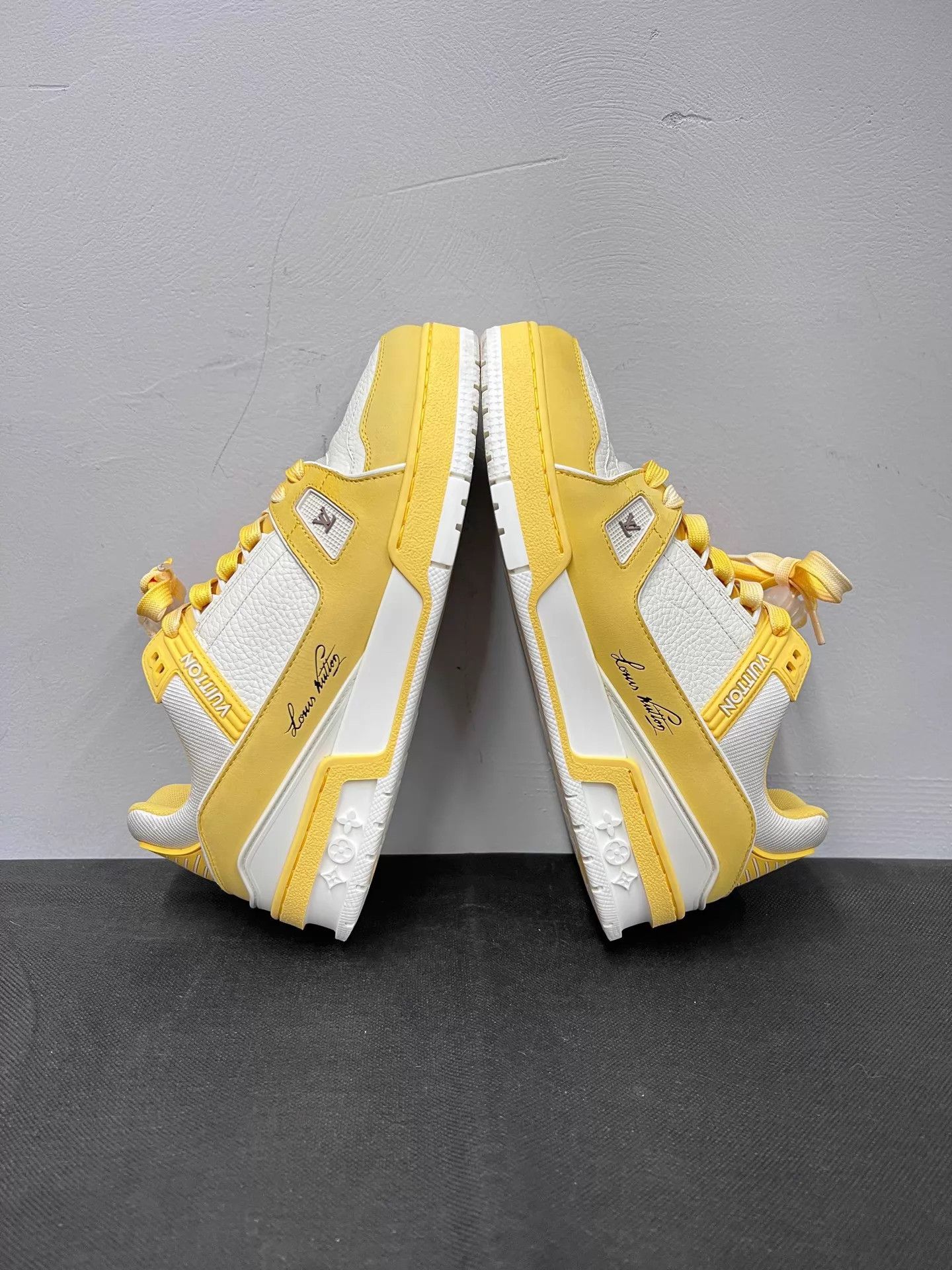 Louis Vuitton LV Trainer White & Yellow Leather EU 38 Good Condition Size US 7.5 / IT 37.5 - 6 Thumbnail