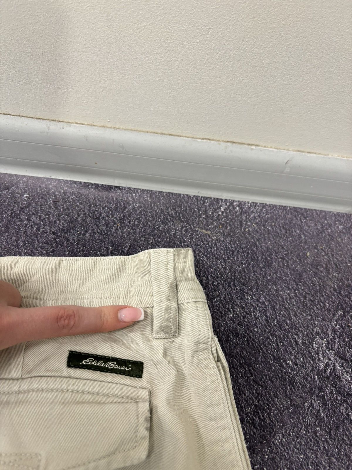 Eddie Bauer Vintage Eddie Bauer Y2K 2000s Beige Hype Cargo Shorts Size US 33 - 17 Thumbnail