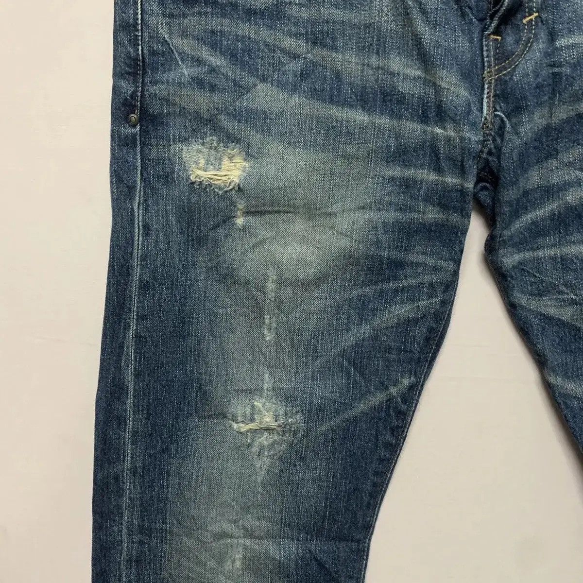Avirex Avirex Jean Nice Fading Denim W32 L32 Distressed Ripped Pant Size US 32 / EU 48 - 4 Thumbnail