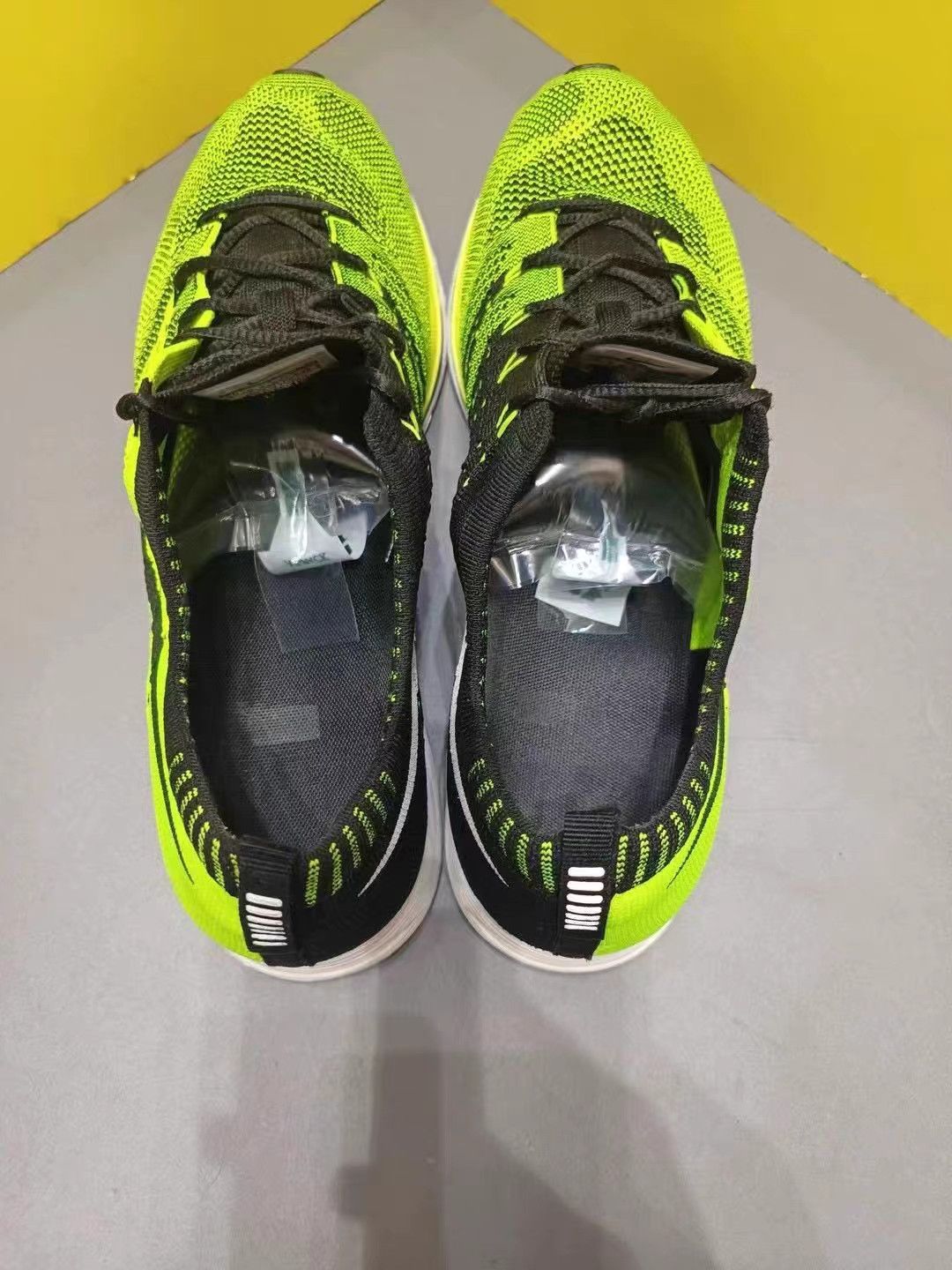 Nike Nike Flyknit Trainer+ Neon Volt K15 Size US 11.5 / EU 44-45 - 8 Thumbnail