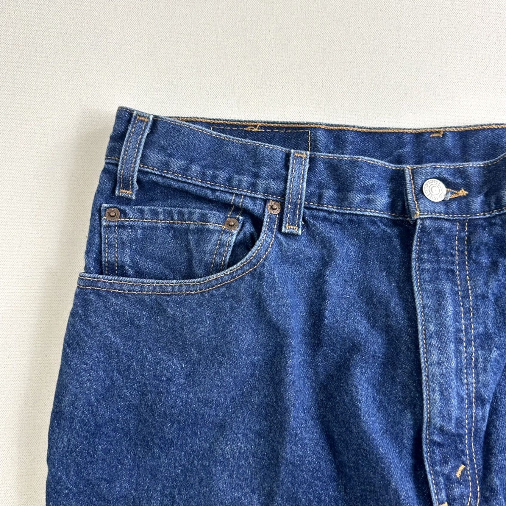 Levi's VINTAGE Levi's Jeans Mens 36x30 Blue Relaxed Straight Leg Med Wash 2001 Size US 36 / EU 52 - 4 Thumbnail