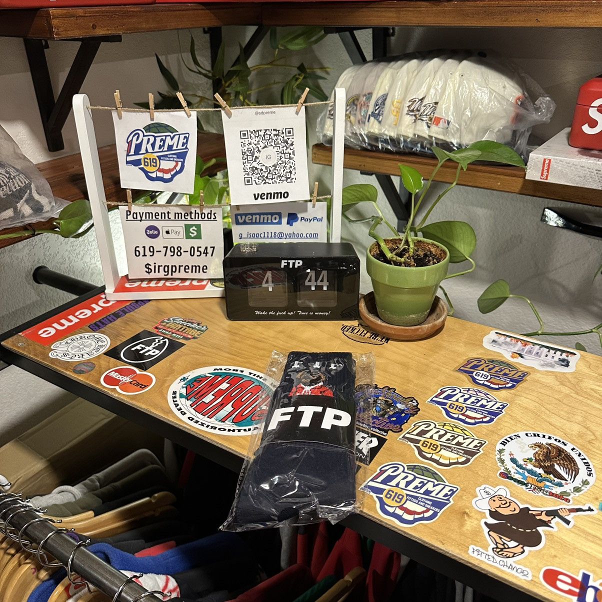 Fuck The Population Ftp bear socks (navy) Size ONE SIZE - 1 Thumbnail