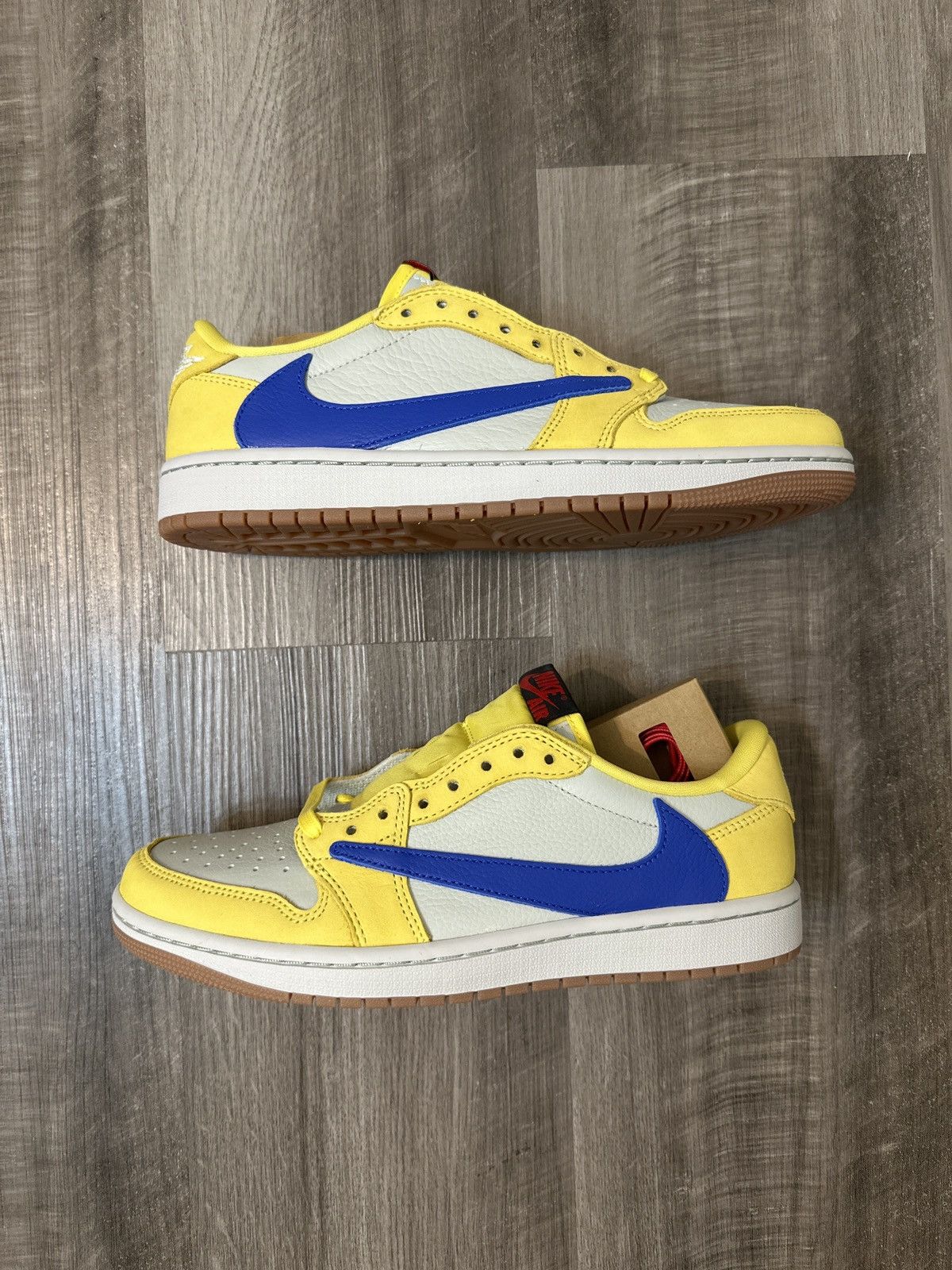 Jordan Brand × Nike × Travis Scott Women’s Air Jordan 1 Retro OG SP Size US 9 / IT 39 - 1 Thumbnail