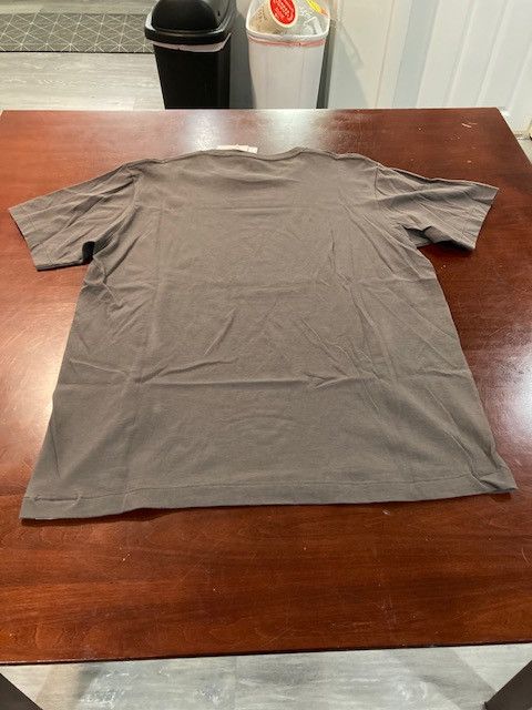 Kaws KAWS x Uniqlo Passing Through Tee Grey Size US XL / EU 56 / 4 - 2 Thumbnail