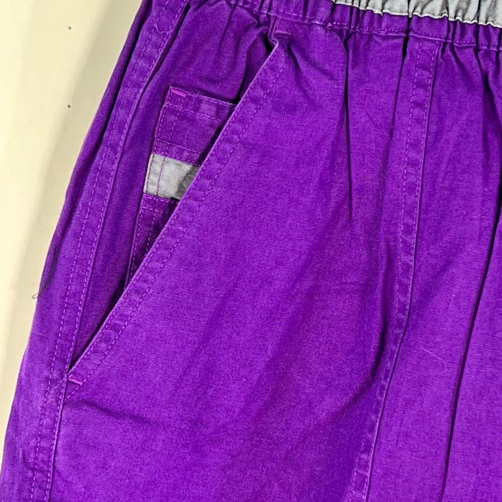 Vintage Surf Odyssey Bermuda Shorts Mens Mid Rise Canvas Purple XL Elastic Waist - 8 Inseam Pockets Casual Men's Short Size US 38 / EU 54 - 3 Thumbnail