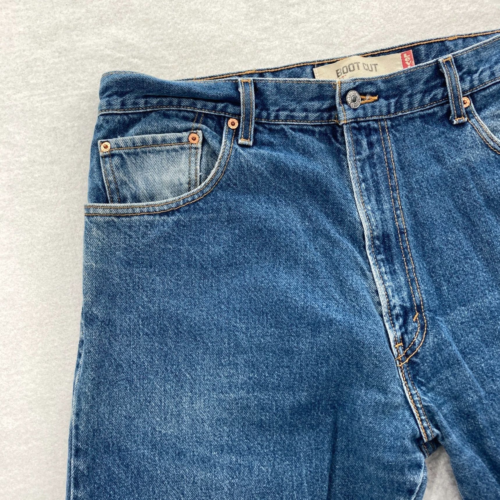 Levi's Vintage Levi's 517 Jeans Mens 38x30 Medium Wash Blue Denim Bootcut Mid Rise USA Jeans Mens 38x30 Blue Denim Bootcut 517 Levi's Size US 38 / EU 54 - 3 Thumbnail