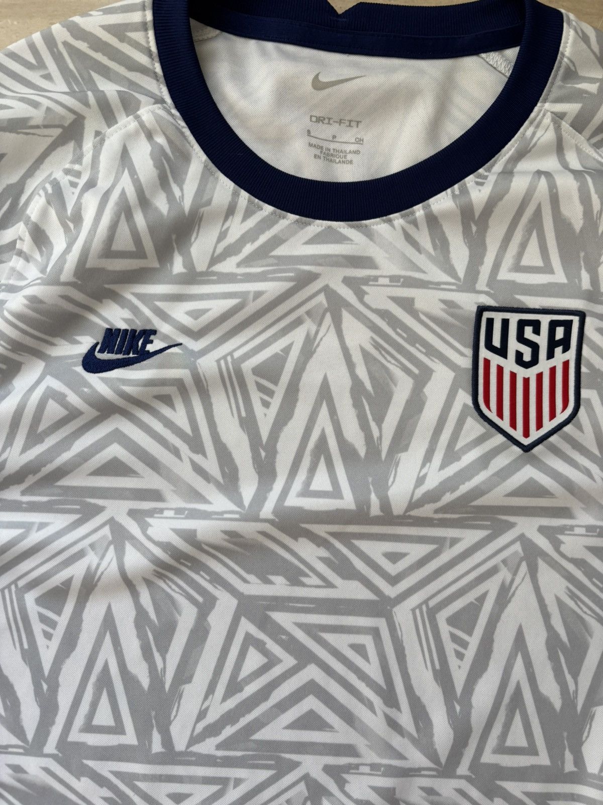 Nike UNITES STATES USMNT 2020-21 PRE-MATCH FOOTBALL SHIRT Size US S / EU 44-46 / 1 - 2 Thumbnail