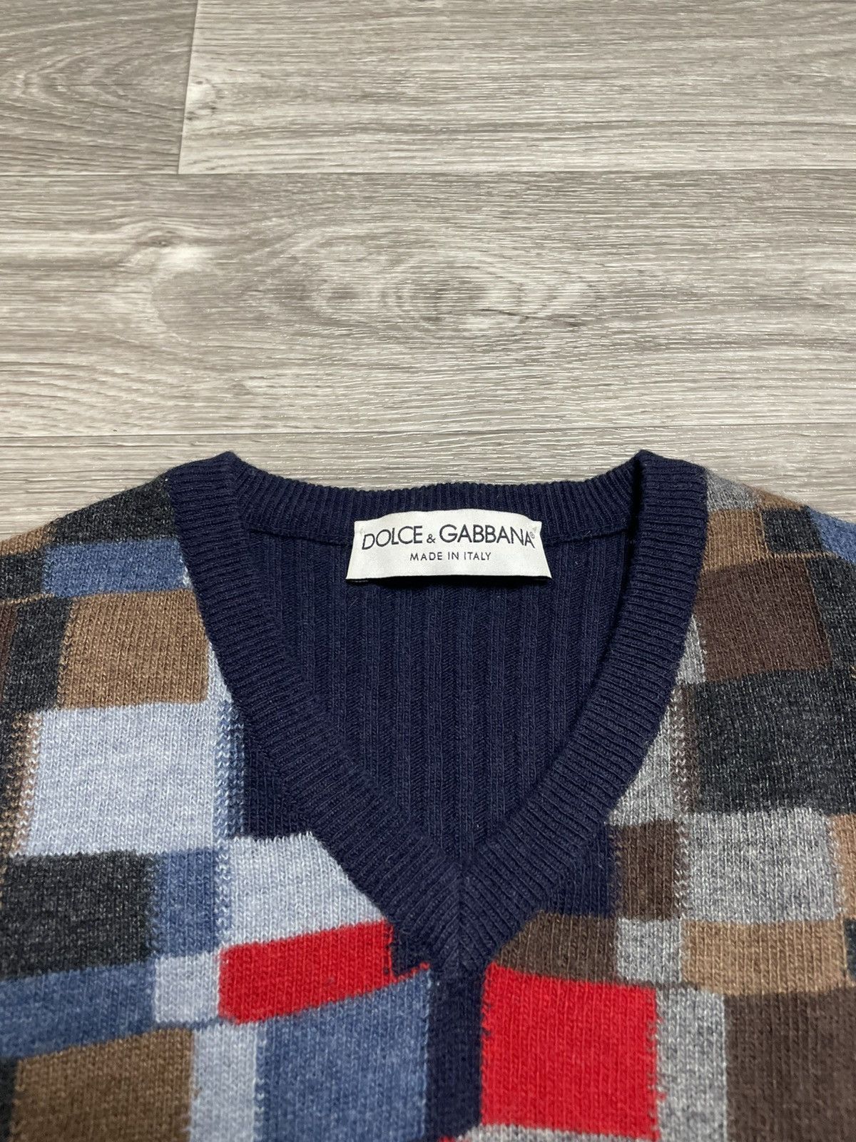 Dolce & Gabbana Dolce Gabbana Multicolored Checkered Pattern V-Neck Sweater Size L / US 10 / IT 46 - 11 Thumbnail