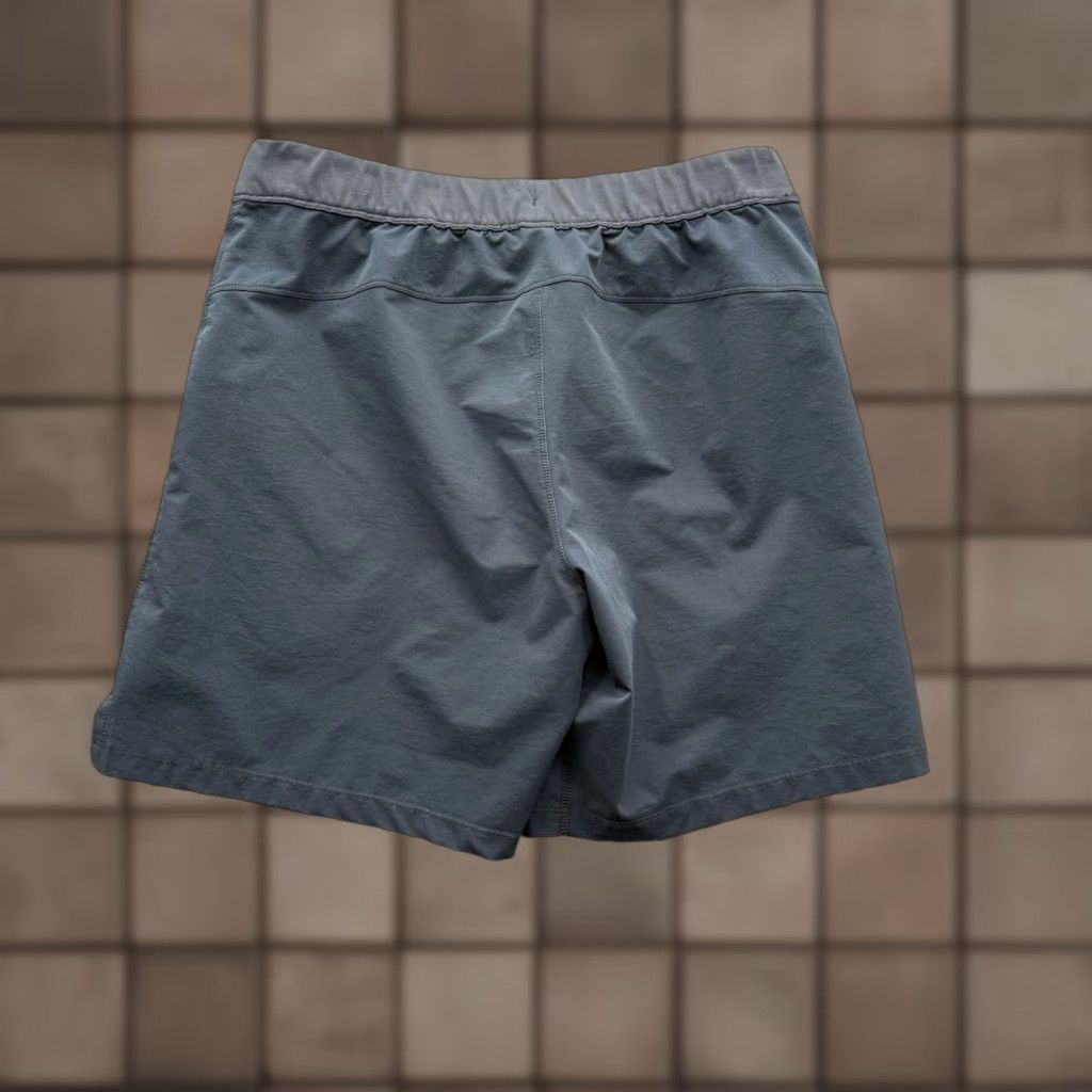Vintage Public Rec Flex Shorts Men 34 Blue Polyester Drawstring Performance Golf Tennis Chino Casual Travel Pockets Logo Regular Inseam 7 in Summer 90s? Size US 34 / EU 50 - 1 Thumbnail