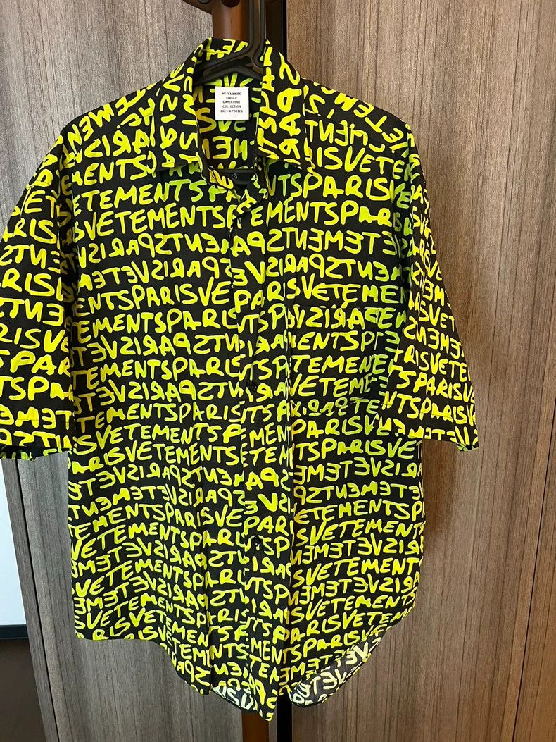 Vetements Men's Shirt with Graphic Print-dmc