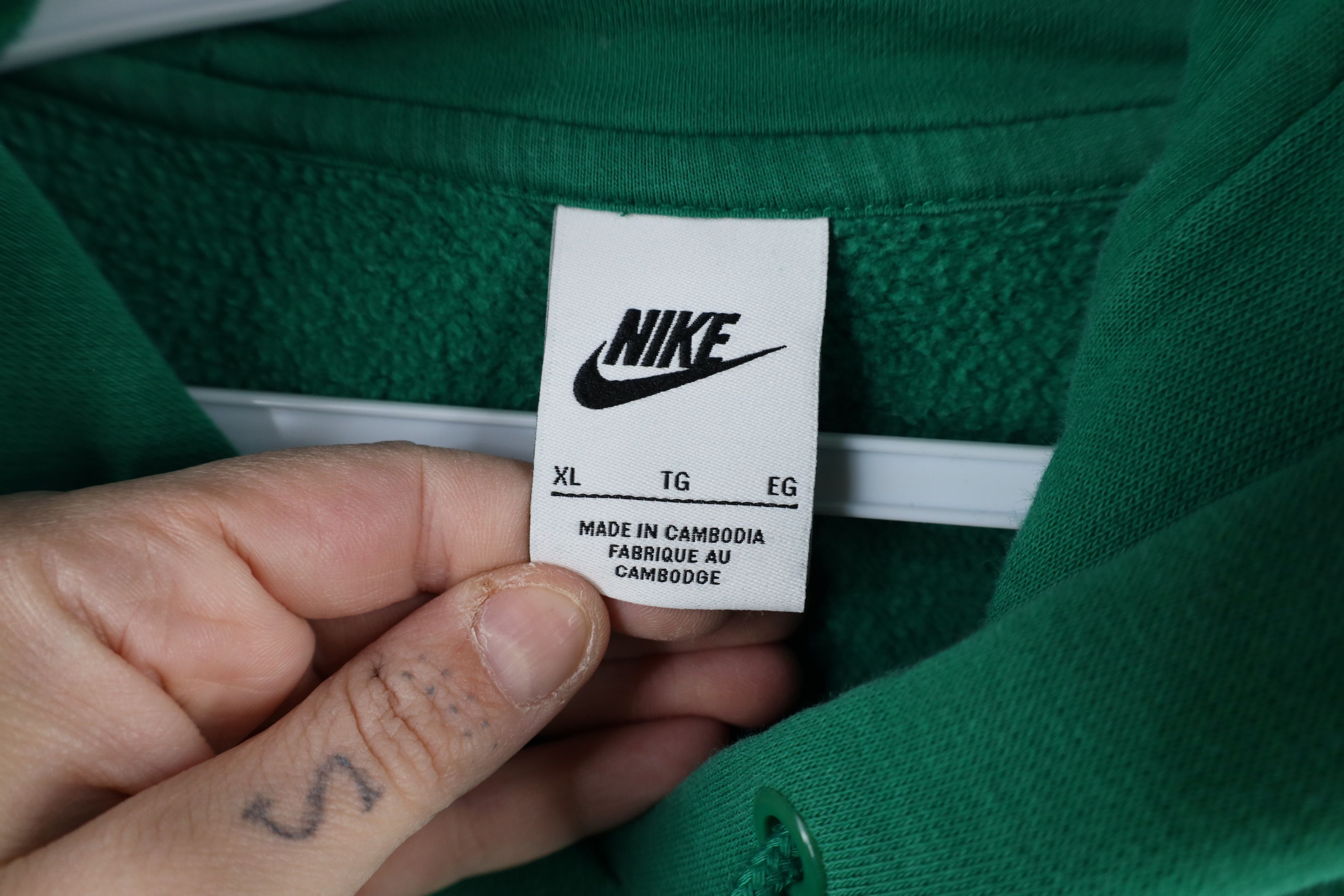 Nike × Vintage Vintage Nike Center Swoosh Cropped Oversized Hoodie Green Size XL / US 12-14 / IT 48-50 - 9 Thumbnail
