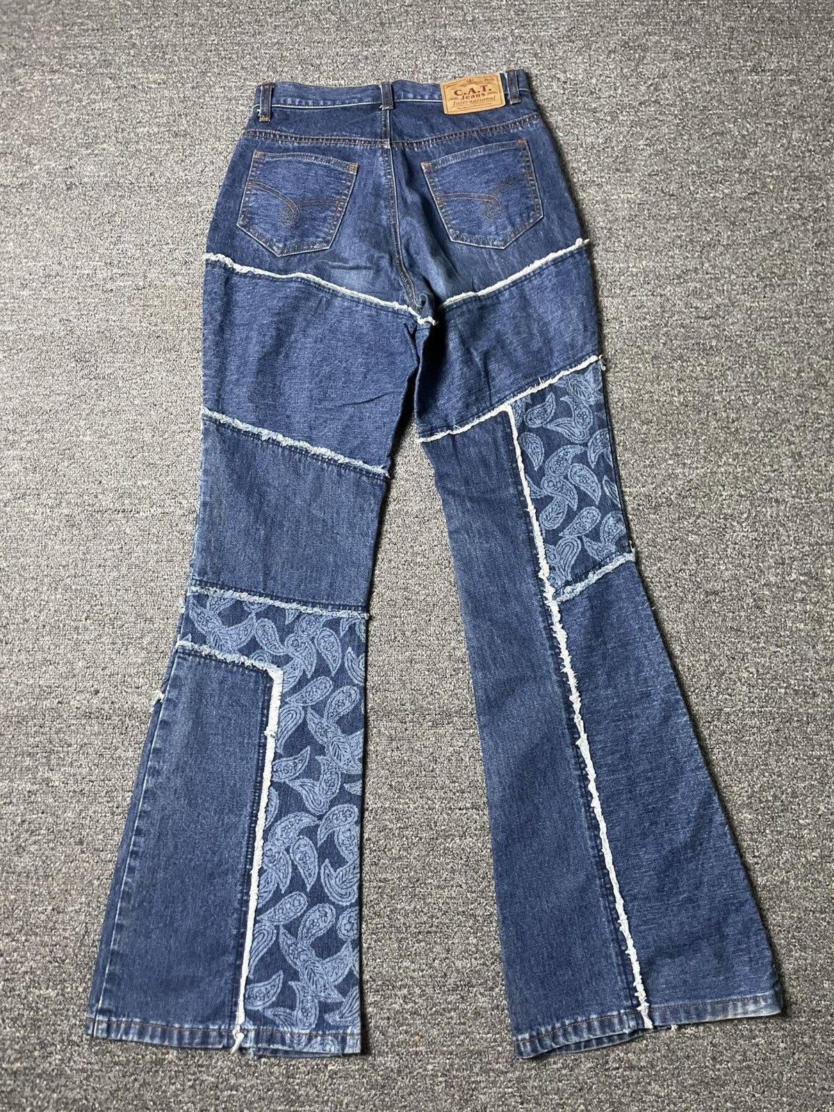 Japanese Brand × Vintage Hysteric Glamour x C.A.T Asymmetrical Patchwork Jeans (90) Size 25" / US 0 / IT 36 - 15 Thumbnail