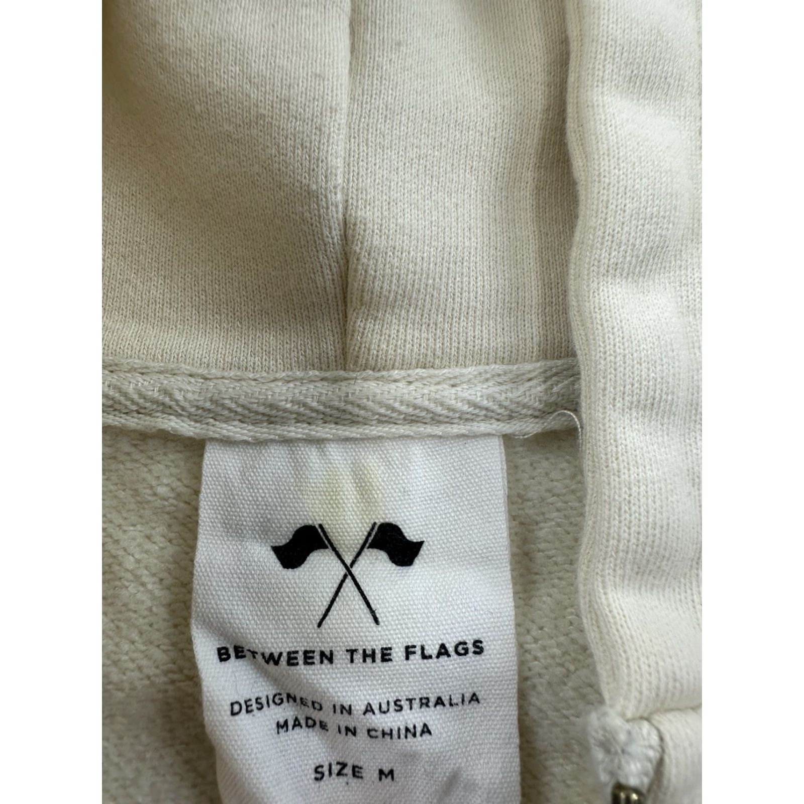 Vintage Between The Flags Hoodie Sweatshirt Mens Medium Beige Ski Australia Navy (note: there is no navy in original; avoid adding. Wait.) Size US M / EU 48-50 / 2 - 3 Thumbnail