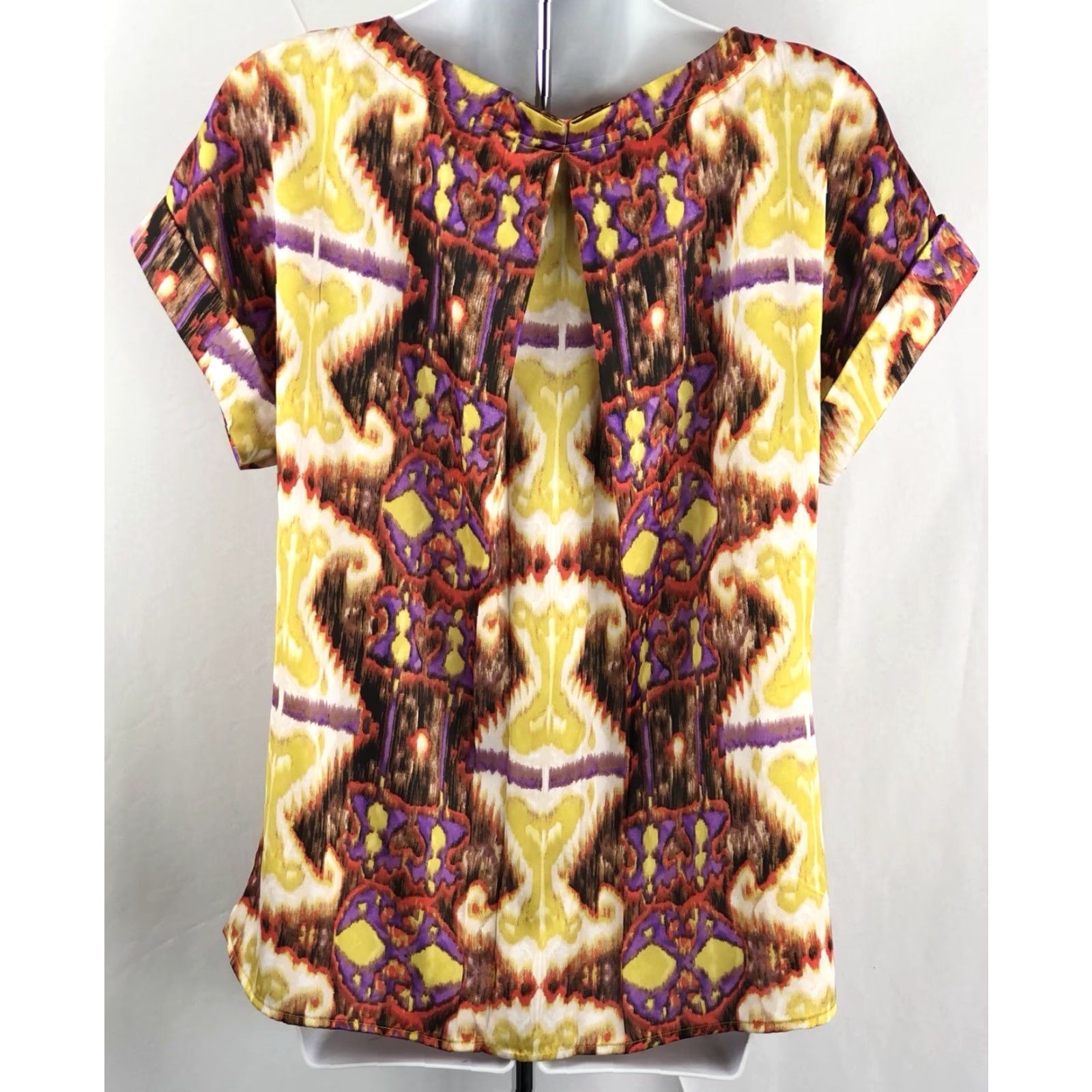 Essentials Essentials Boho satin top L purple/yellow mod print pleated Neck Cuff ShortSleeve Retro Geometric Multicolor Top Blouse Womens Size L / US 10 / IT 46 - 3 Thumbnail