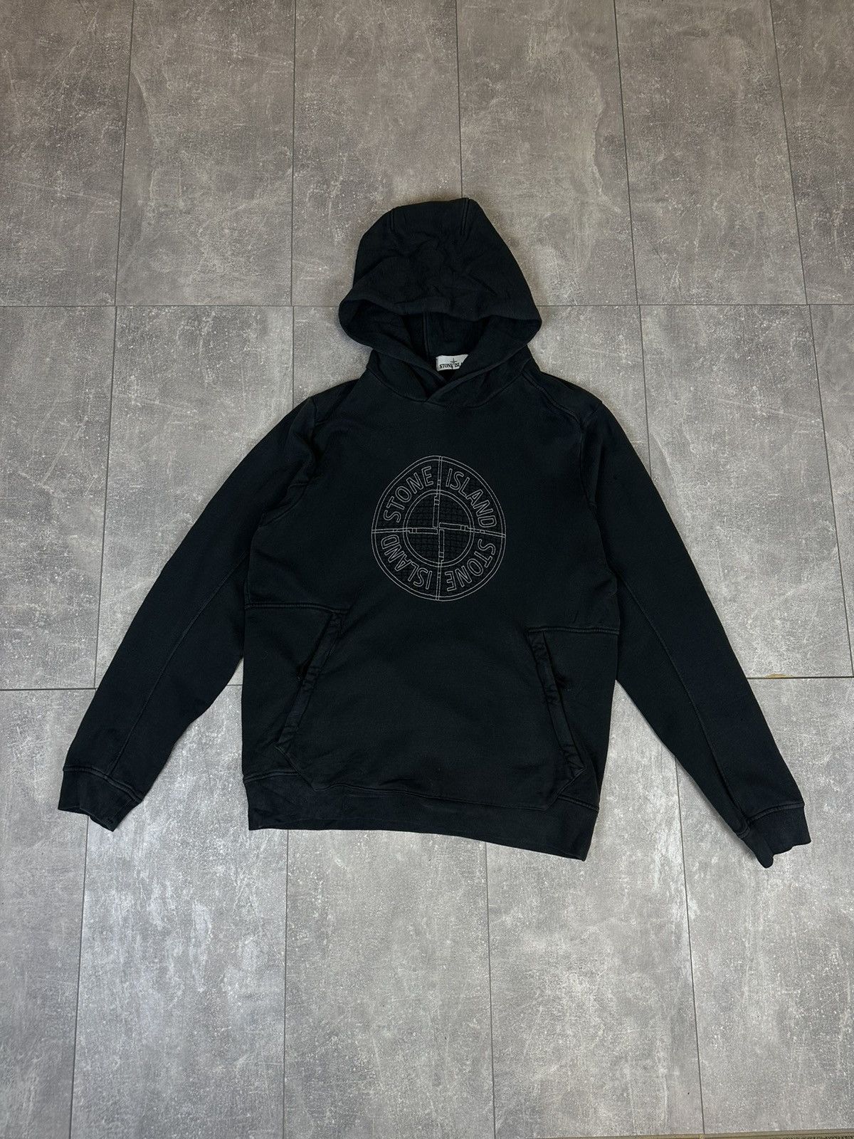 Image of Italian Designers x Stone Island Men’S Vintage Overprint Logo Stone Island Hoodie in Black (Size 2X