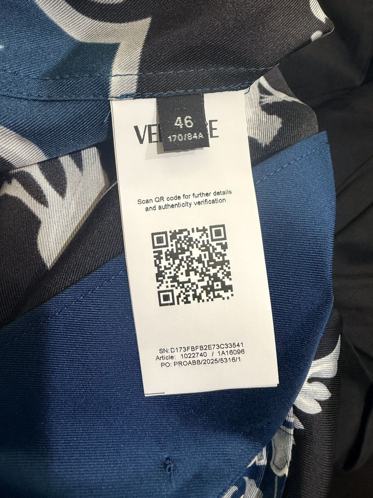 Versace NWT VERSACE SHORT SLEAVE SILK Size US S / EU 44-46 / 1 - 3 Thumbnail