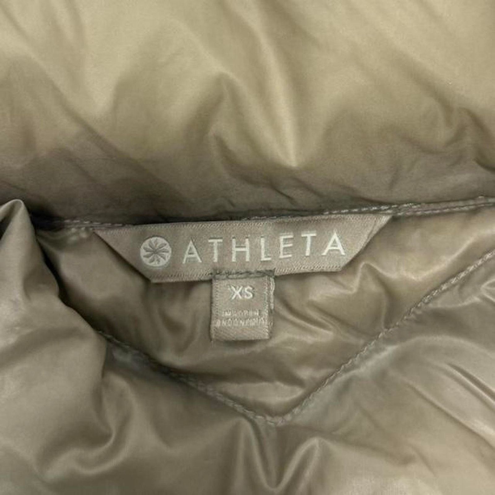 Athleta Athleta Flattering Fit Puffer Jacket Size XS New York coat Size XS / US 0-2 / IT 36-38 - 4 Thumbnail