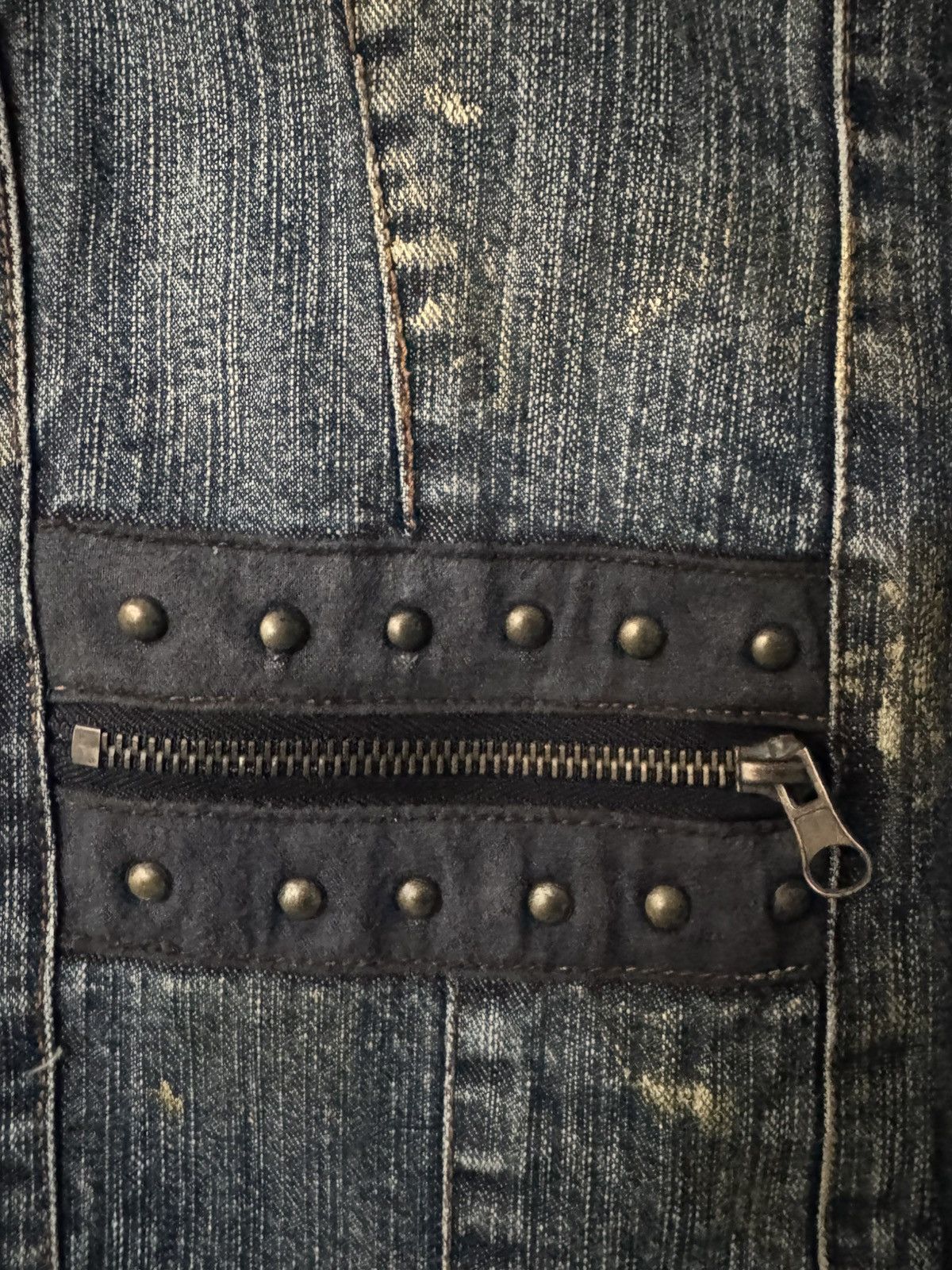 If Six Was Nine 2000s in the attic distressed studded bondage denim jacket Size US L / EU 52-54 / 3 - 9 Thumbnail
