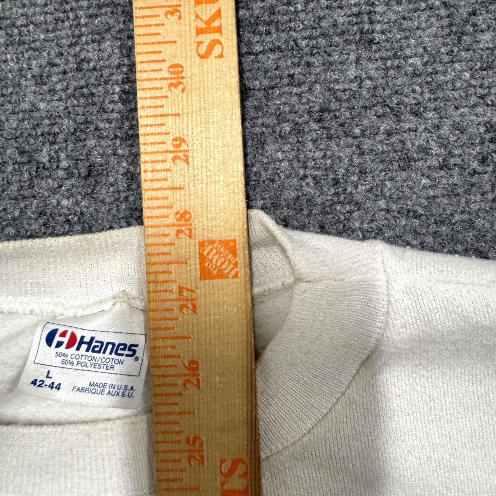 Hanes VTG Hanes Sweatshirt Men Large White Cotton Blend Pullover Distressed Hair Cover Beautiful Head With Hair FX Size US L / EU 52-54 / 3 - 3 Thumbnail