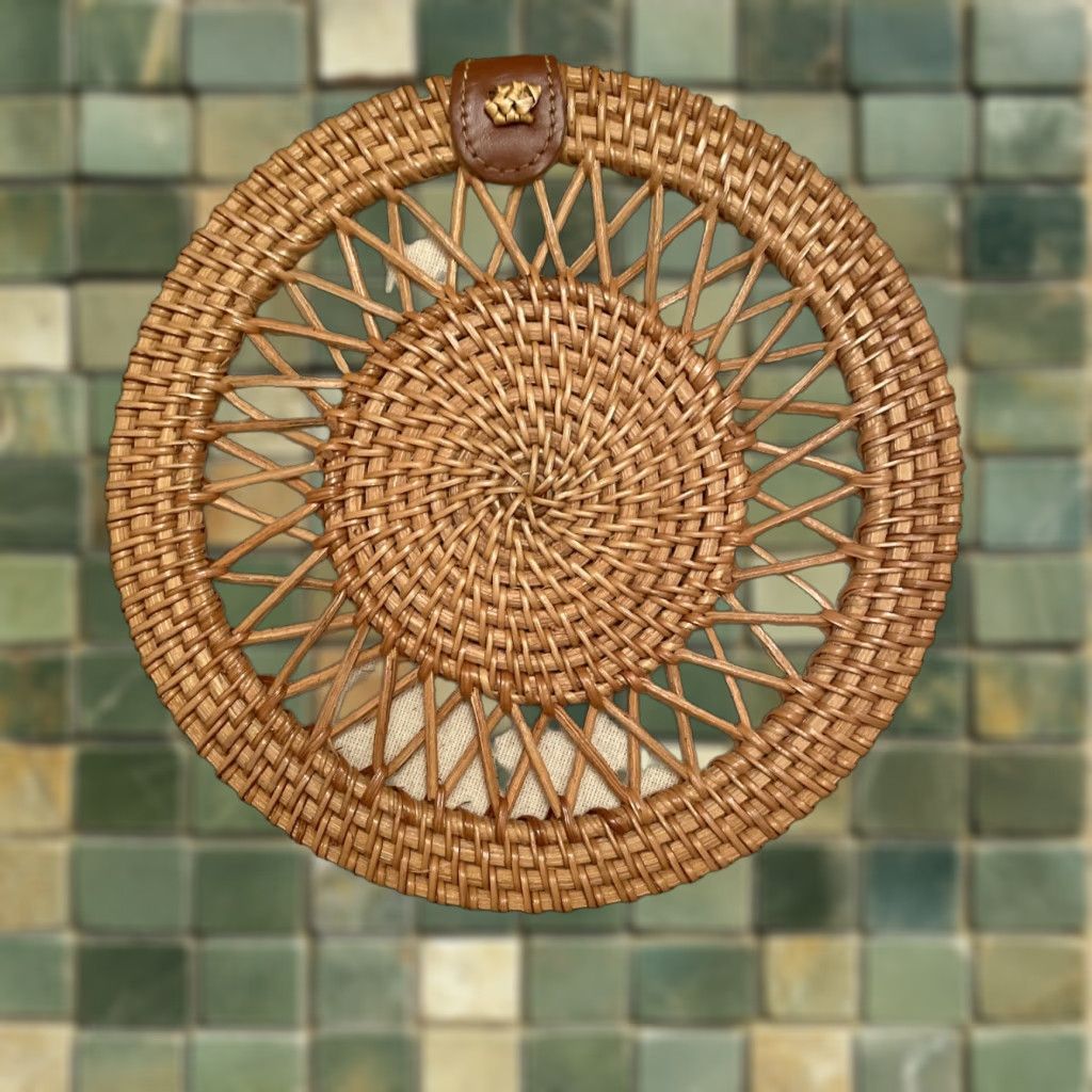 Vintage Estate Crossbody Bag Women's Purse Circle Rattan Leather Strap Ivory Beige Lined Brown Wicker Vintage No (Medium) Size ONE SIZE - 1 Thumbnail