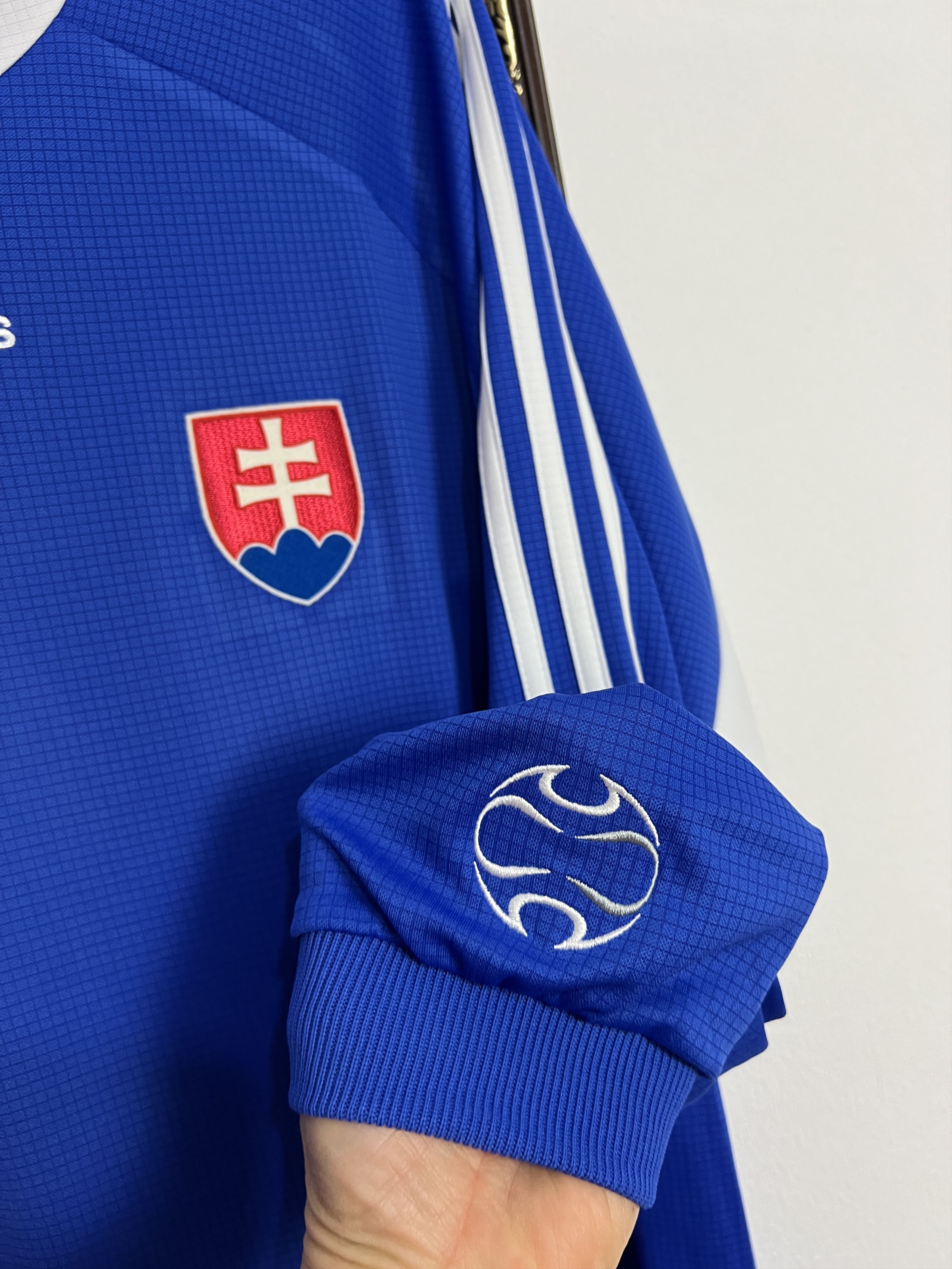 Adidas Slovakia football shirt Soccer Long Sleeve Jersey Size US L / EU 52-54 / 3 - 4 Thumbnail