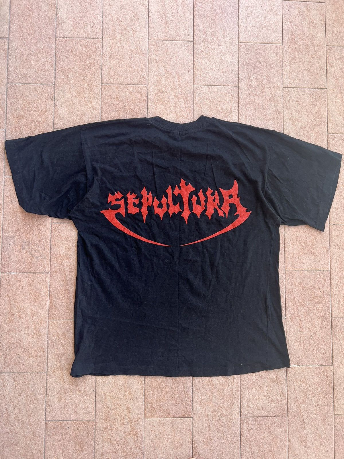 Band Tees × Vintage Vinatge 80s Sepultura Rare Tee Size US L / EU 52-54 / 3 - 2 Thumbnail